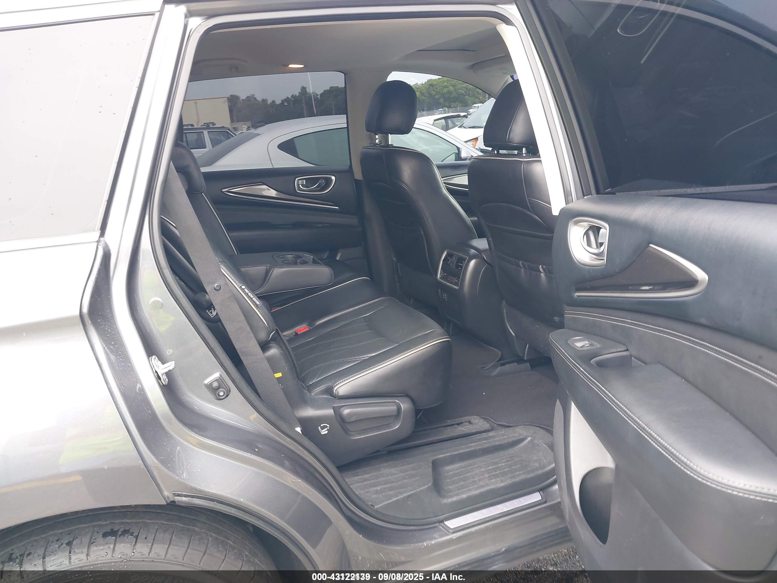 INFINITI QX60 image 8