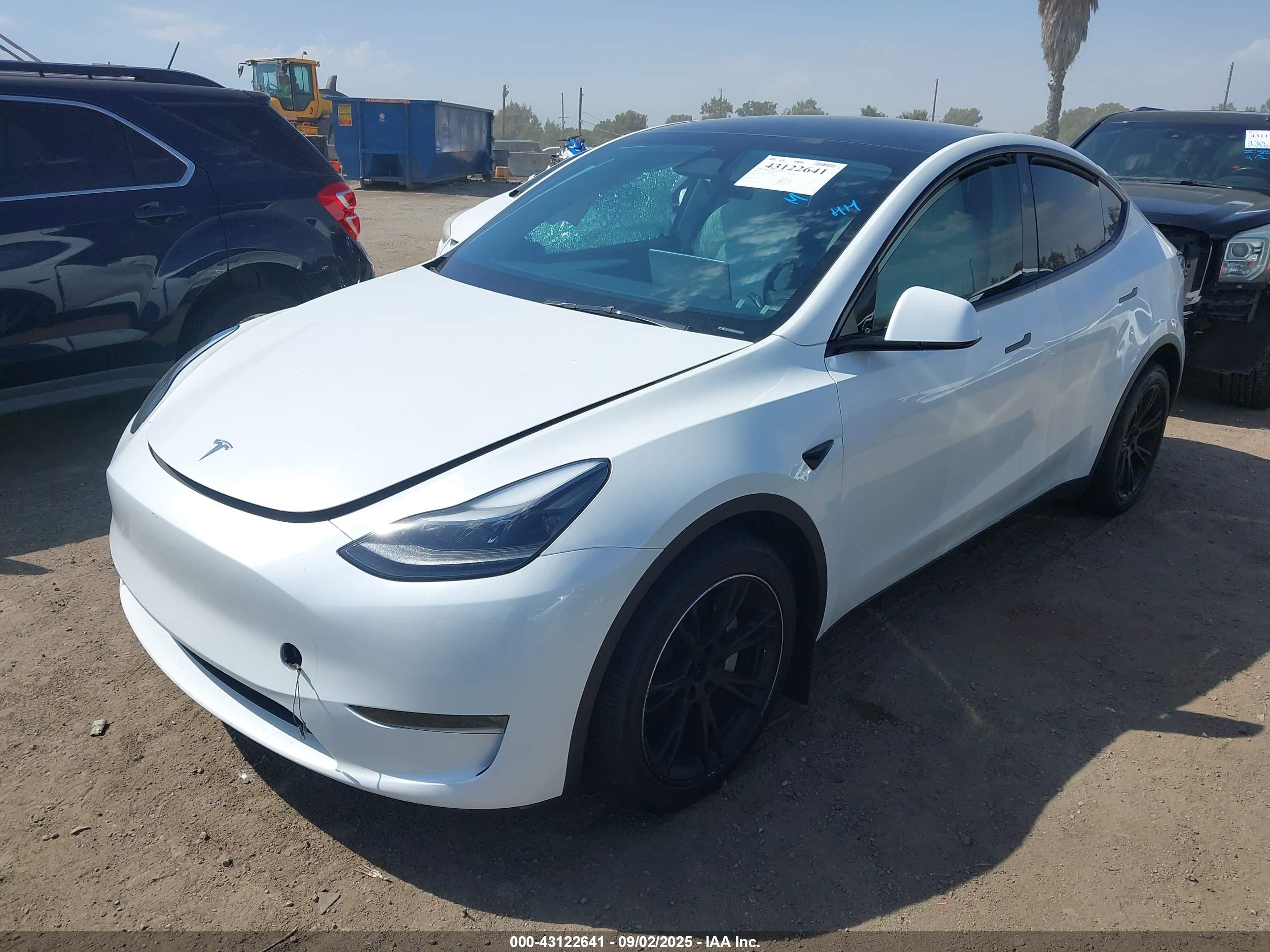 TESLA MODEL image 2