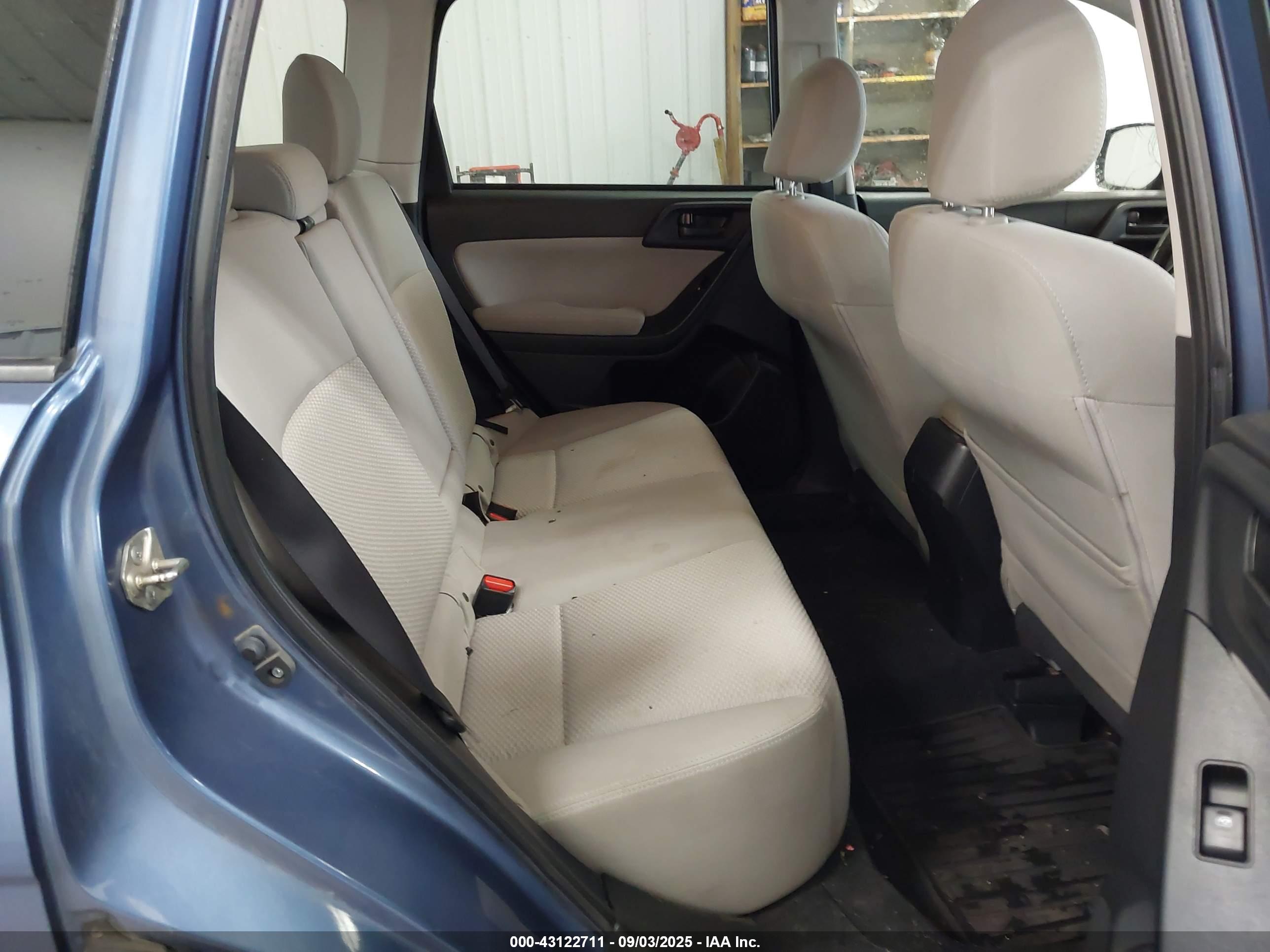 SUBARU FORESTER image 8