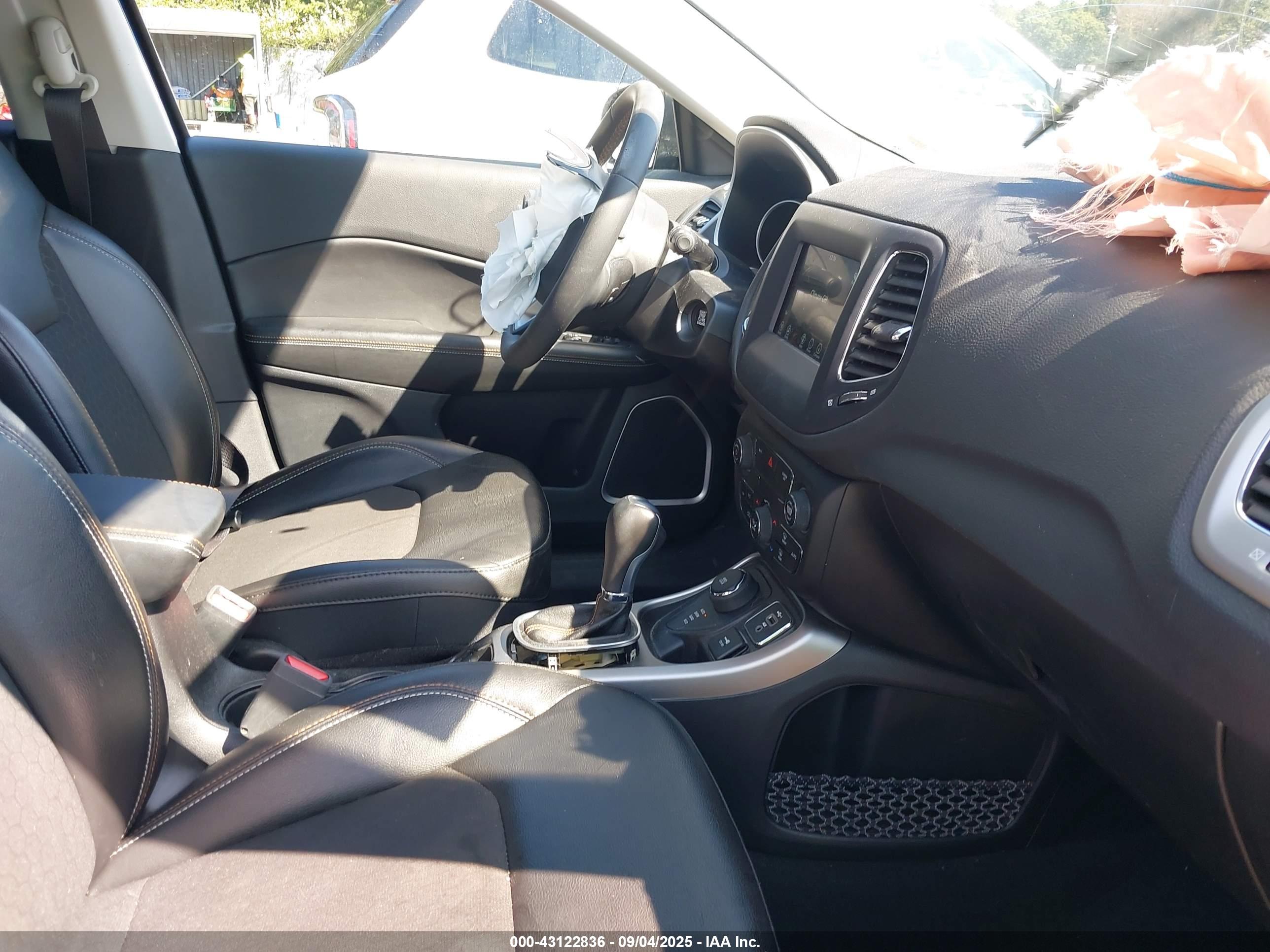JEEP COMPASS image 5