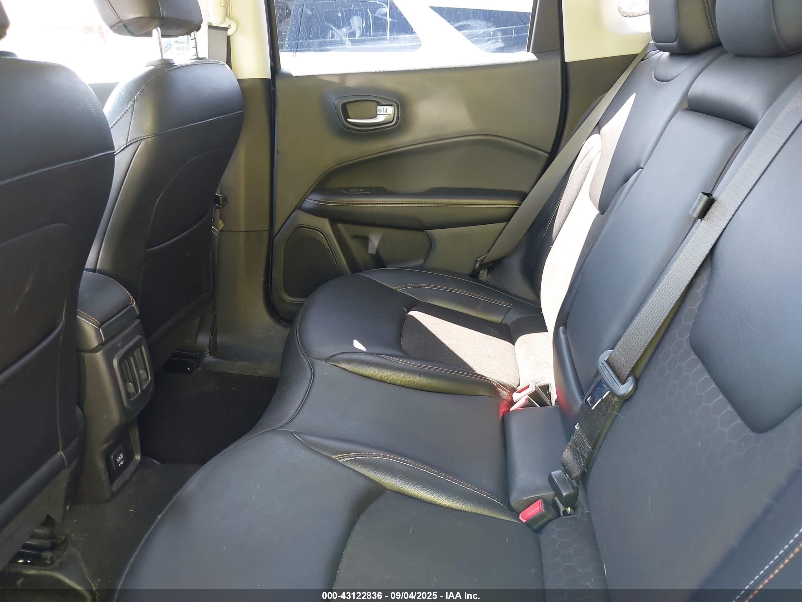 JEEP COMPASS image 8