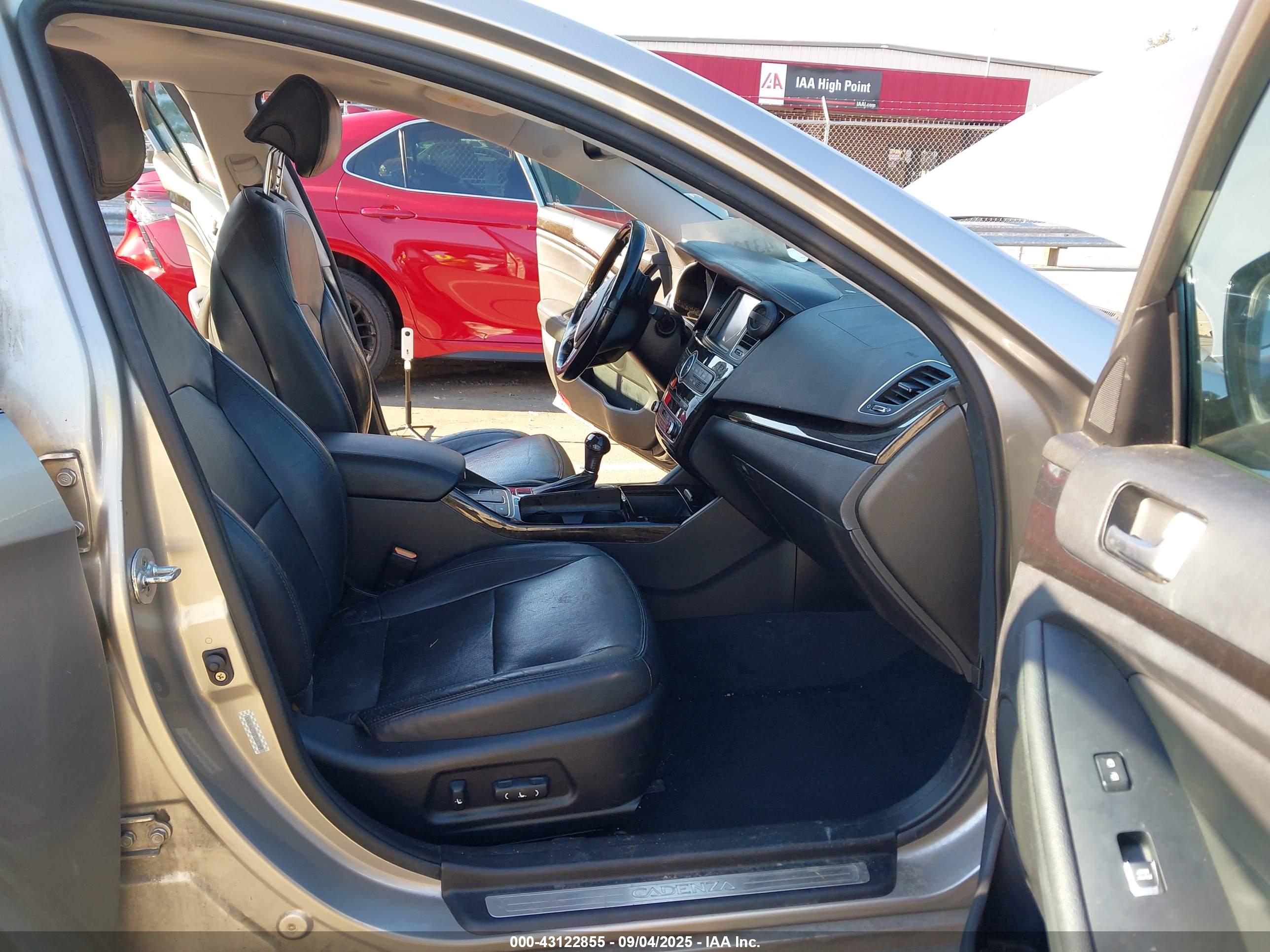 KIA CADENZA image 5