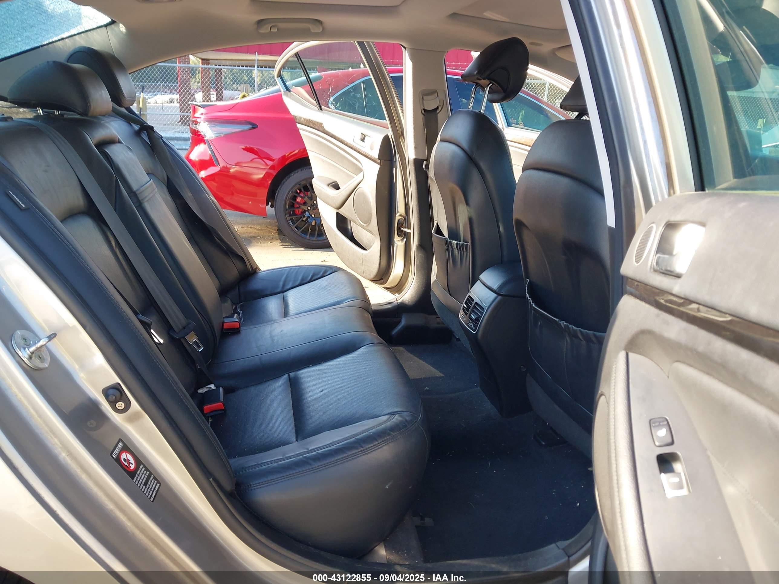 KIA CADENZA image 8