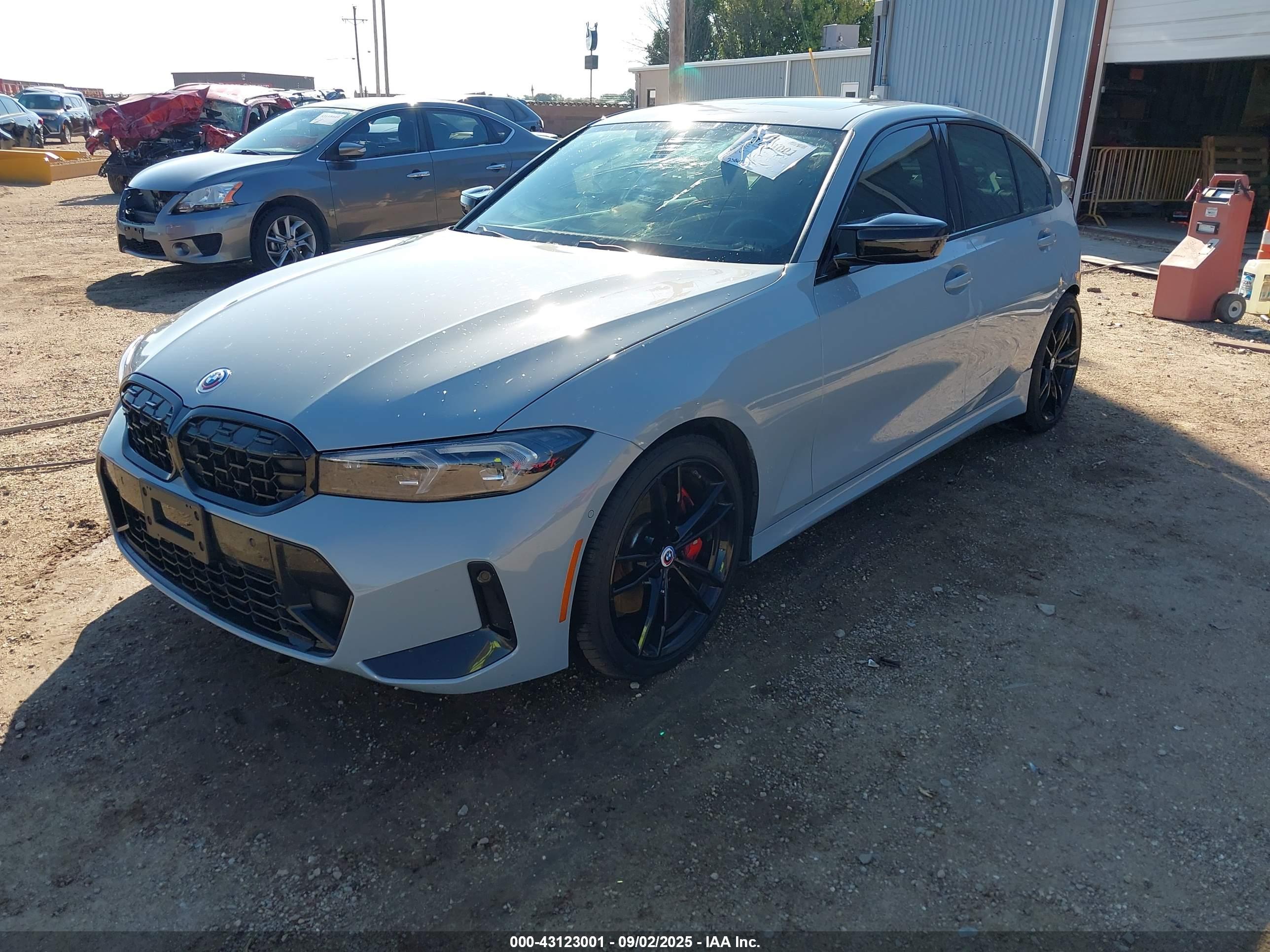 BMW 3 image 2