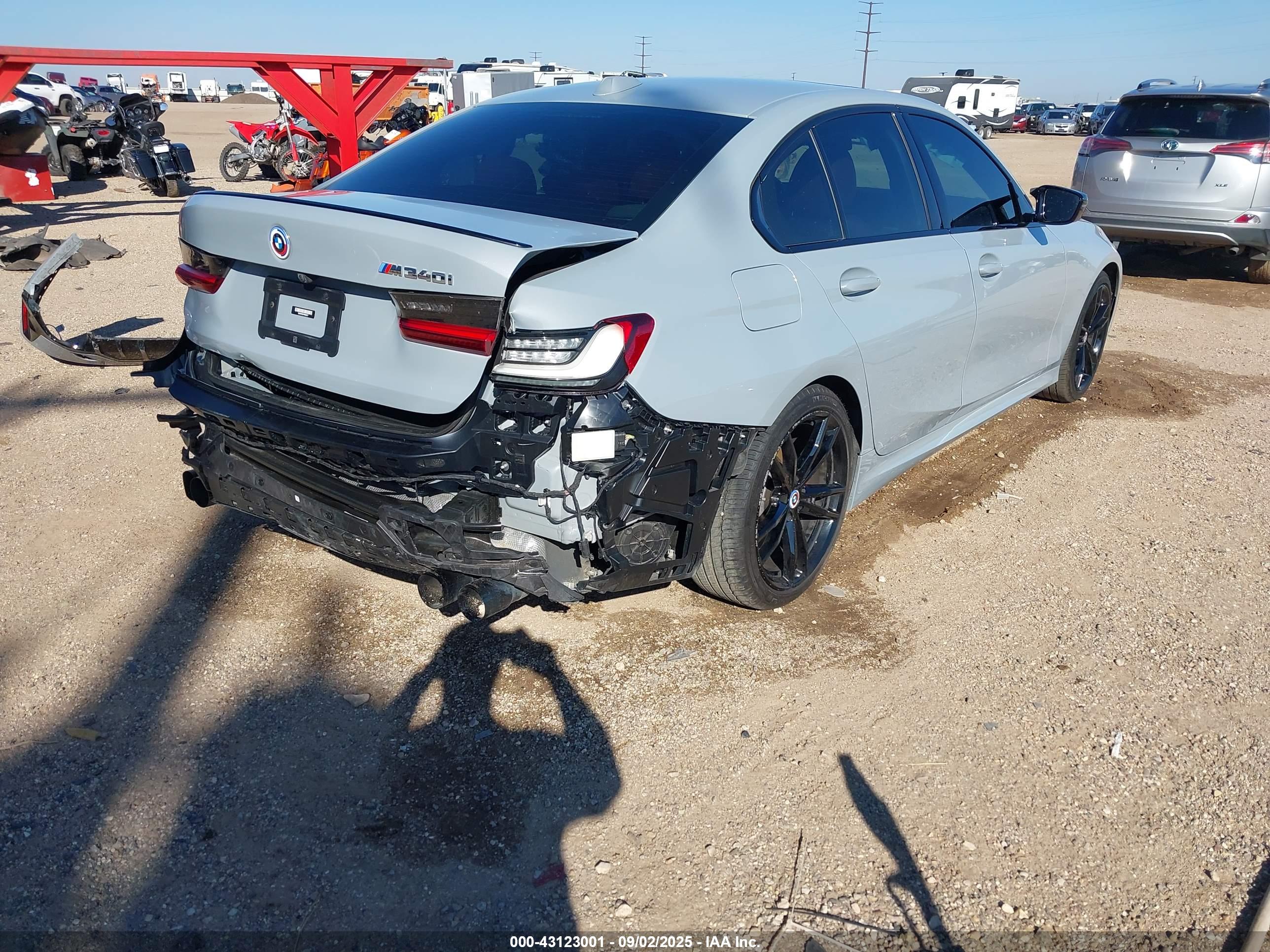 BMW 3 image 4