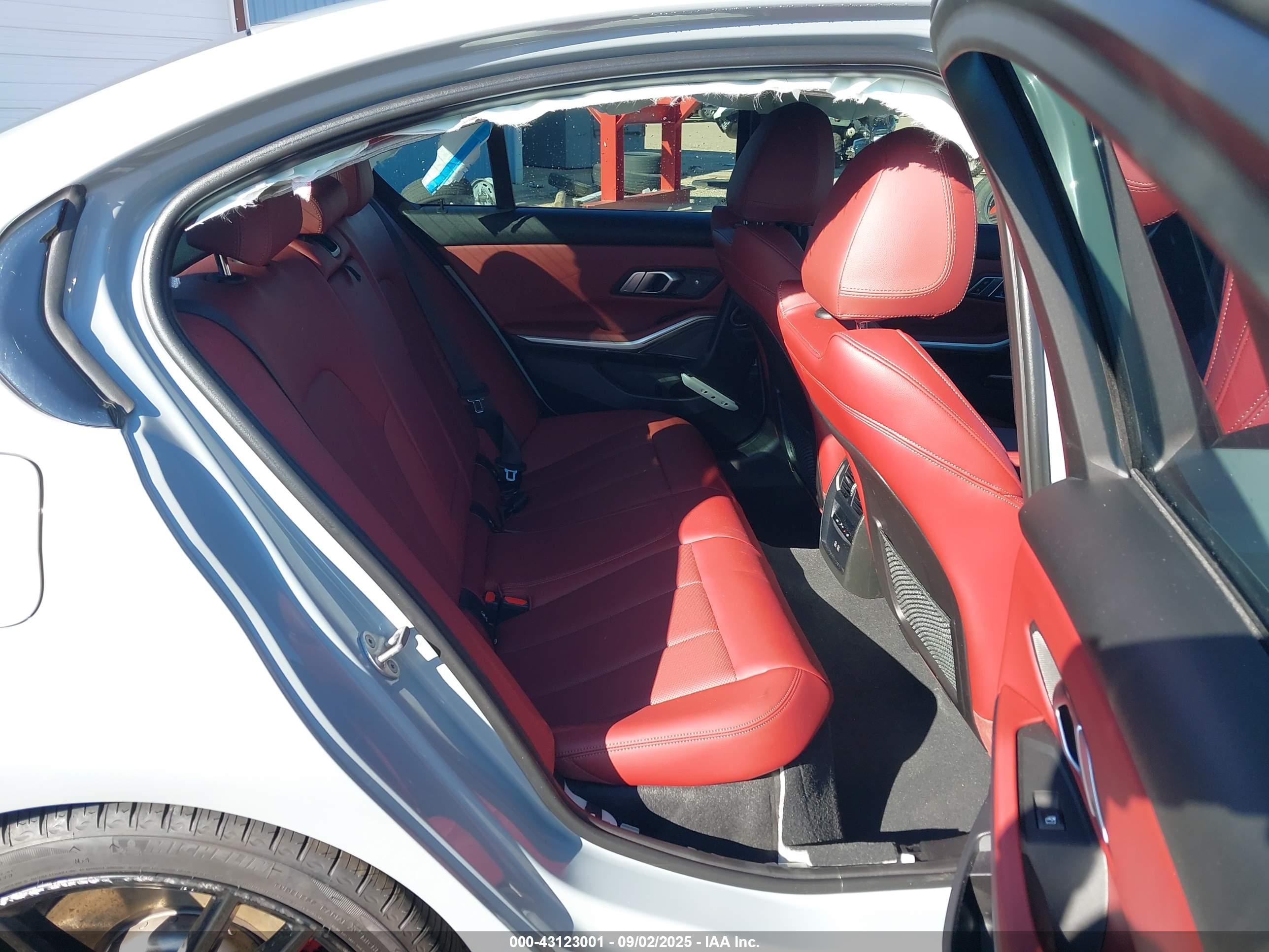 BMW 3 image 8
