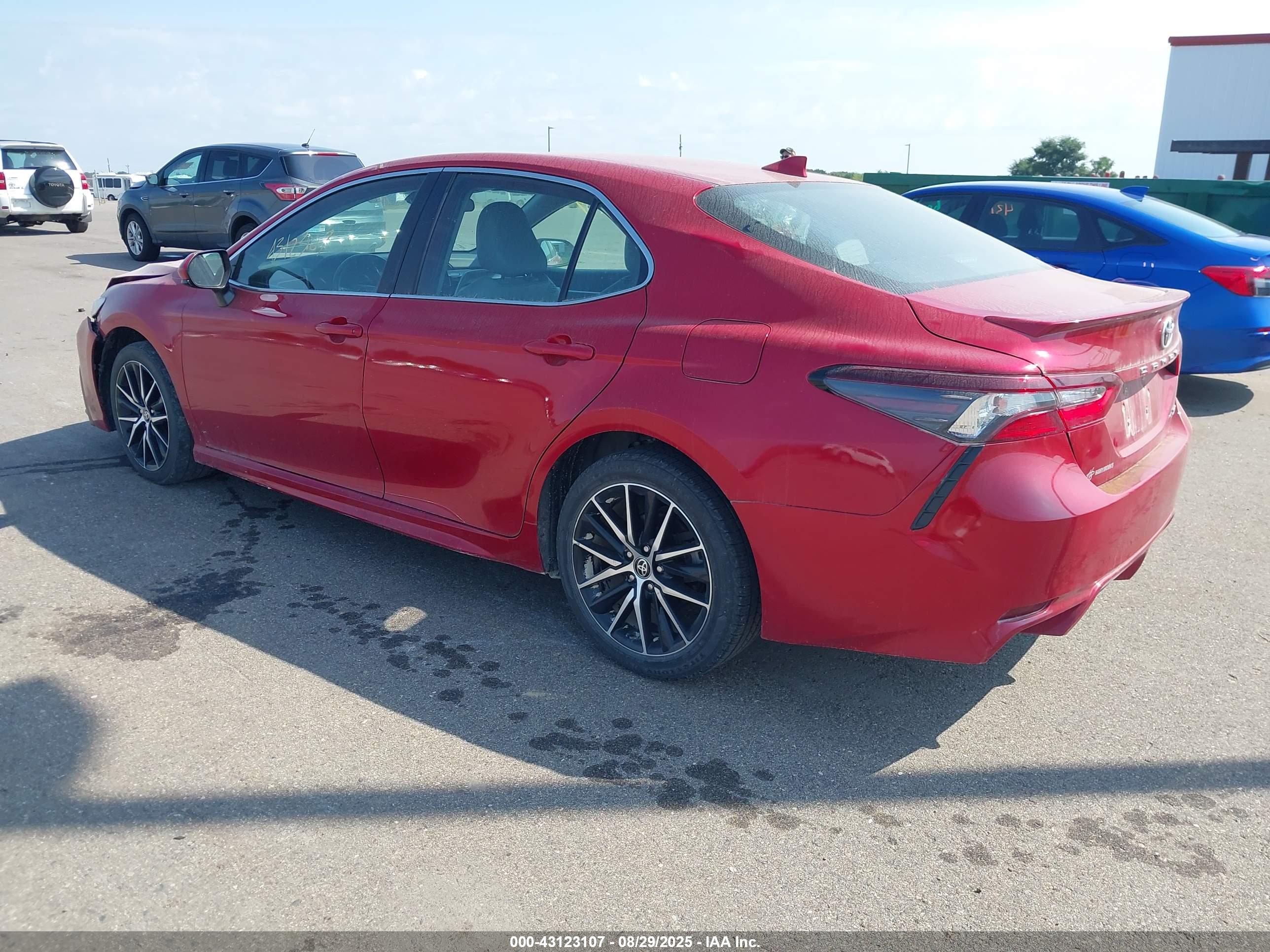 TOYOTA CAMRY image 3