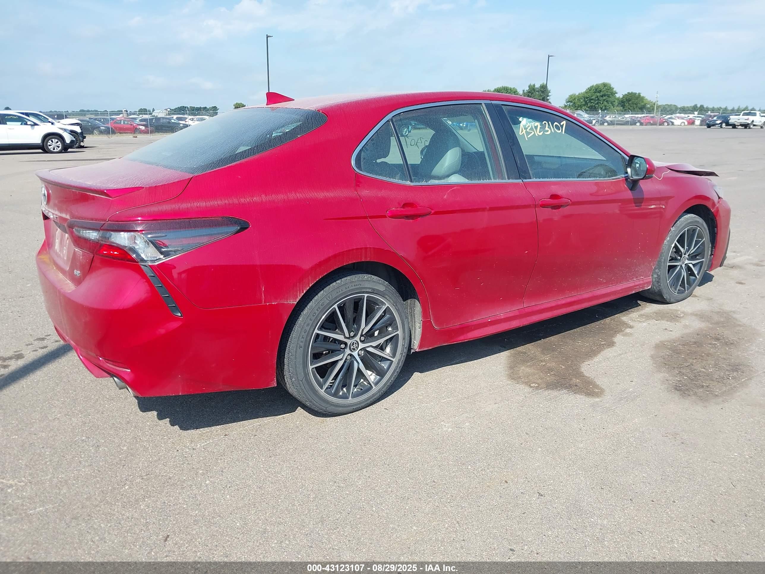 TOYOTA CAMRY image 4