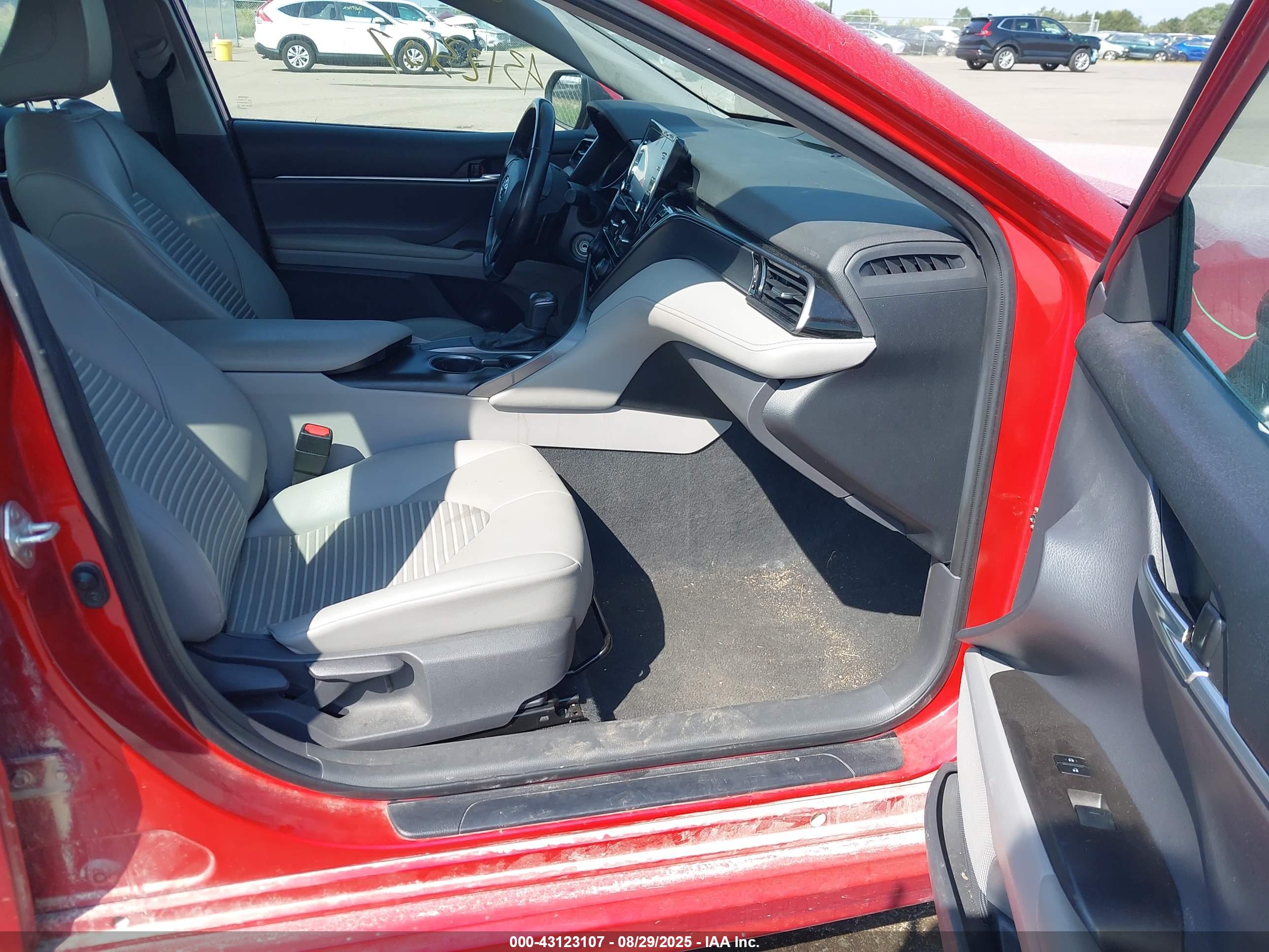 TOYOTA CAMRY image 5