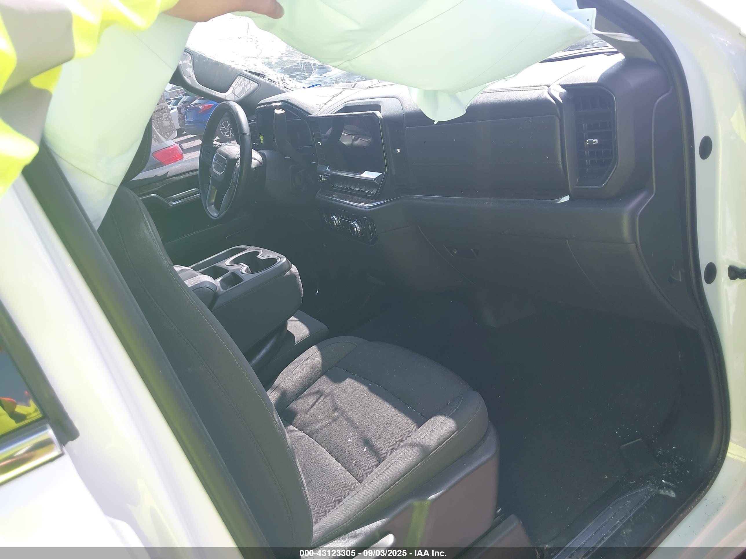 GMC SIERRA image 5