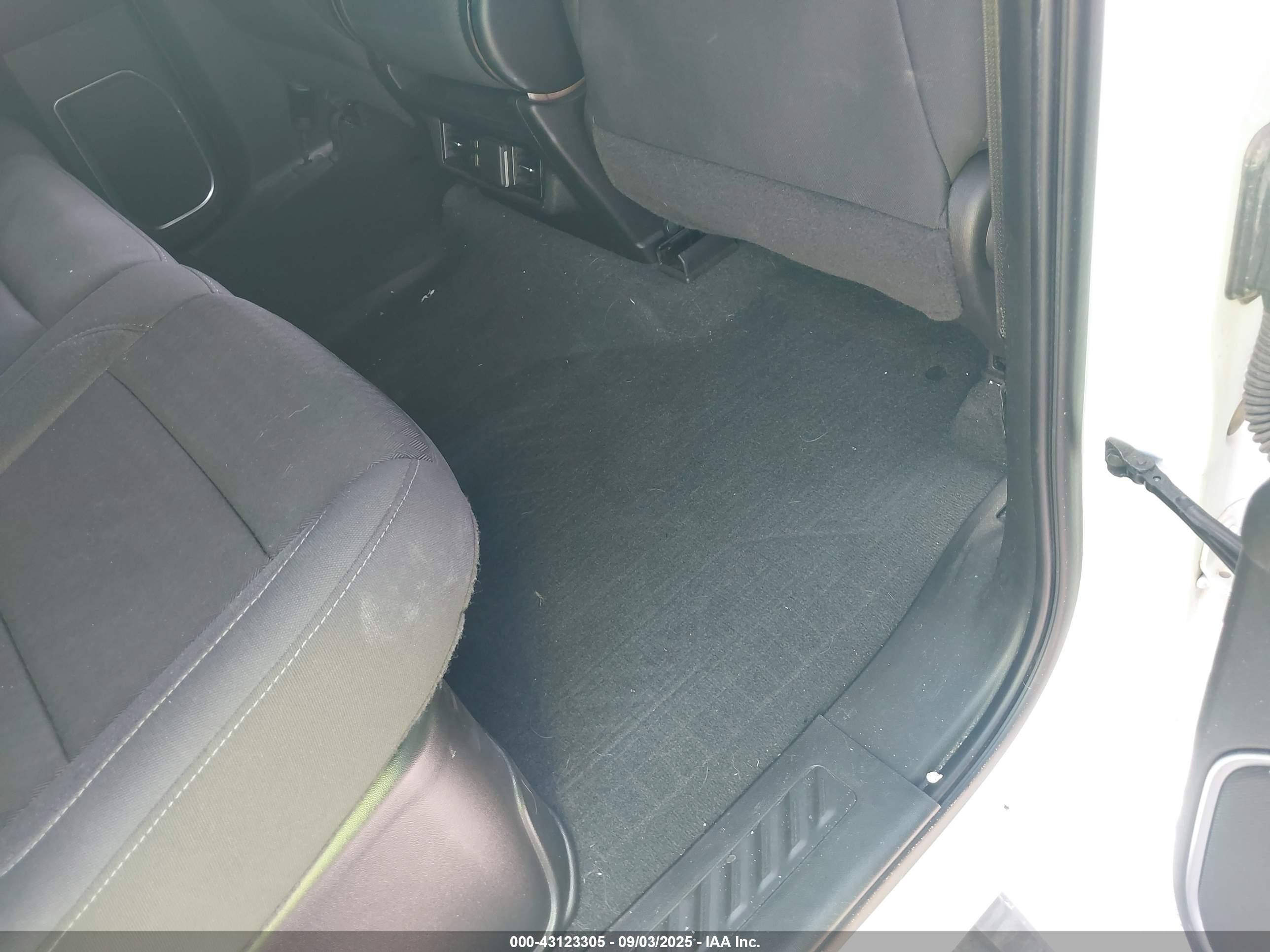 GMC SIERRA image 8