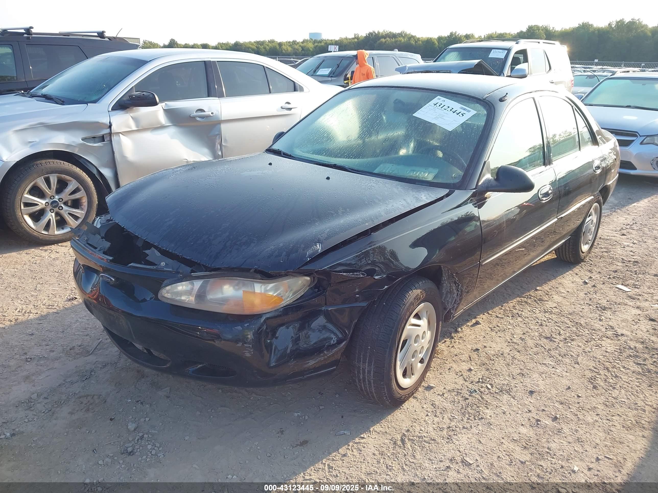 FORD ESCORT image 2
