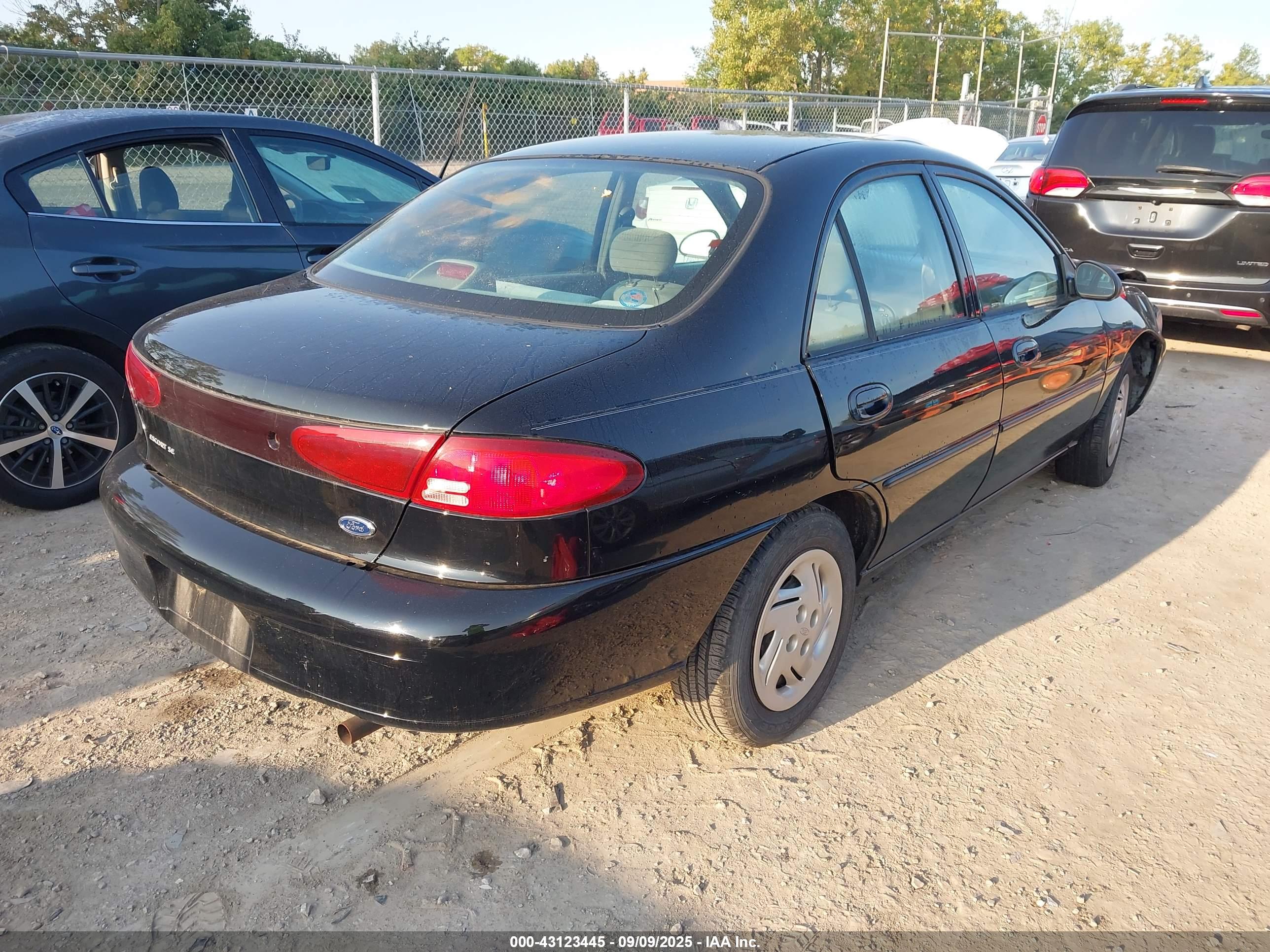 FORD ESCORT image 4