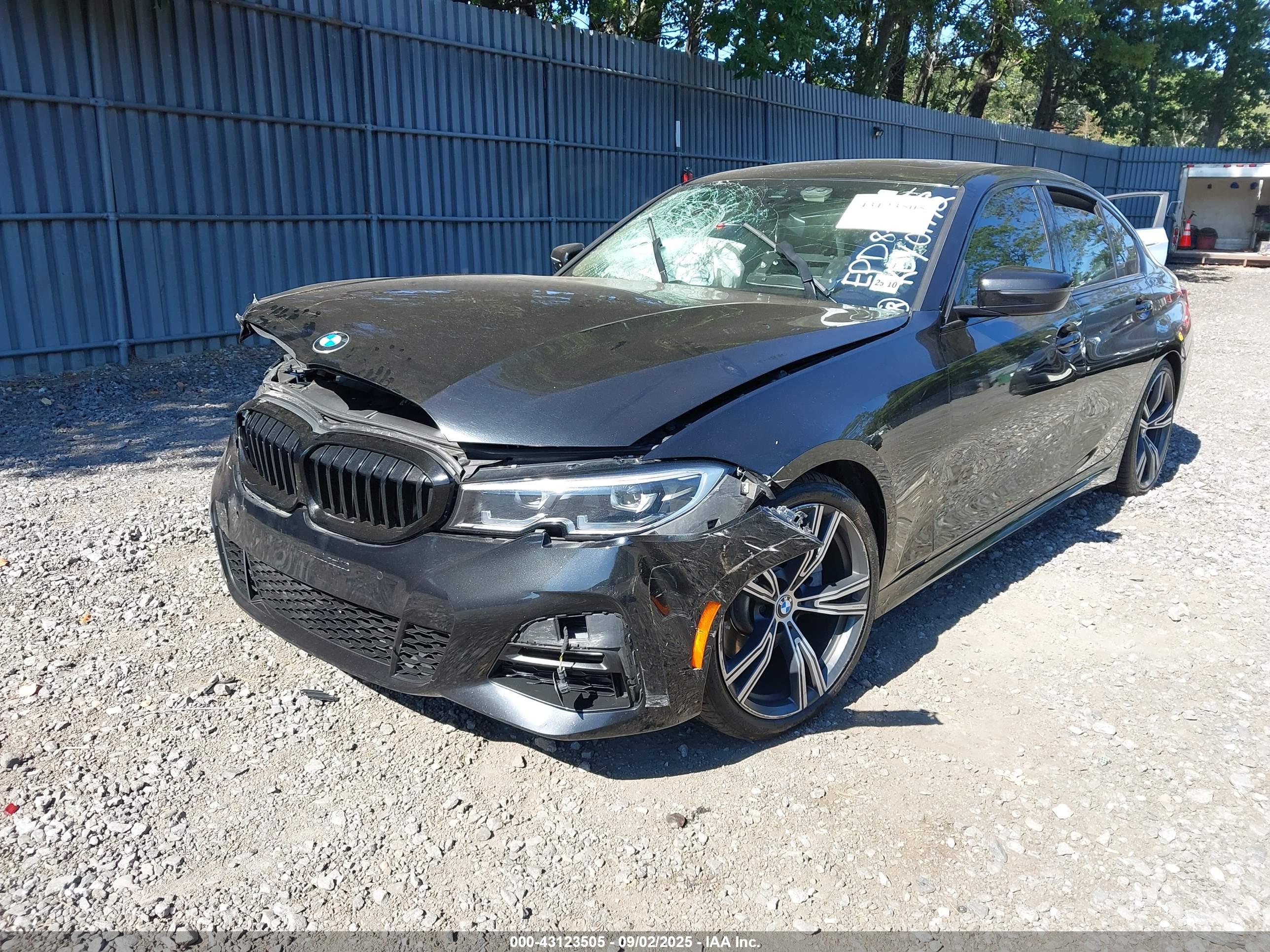 BMW 330I image 2