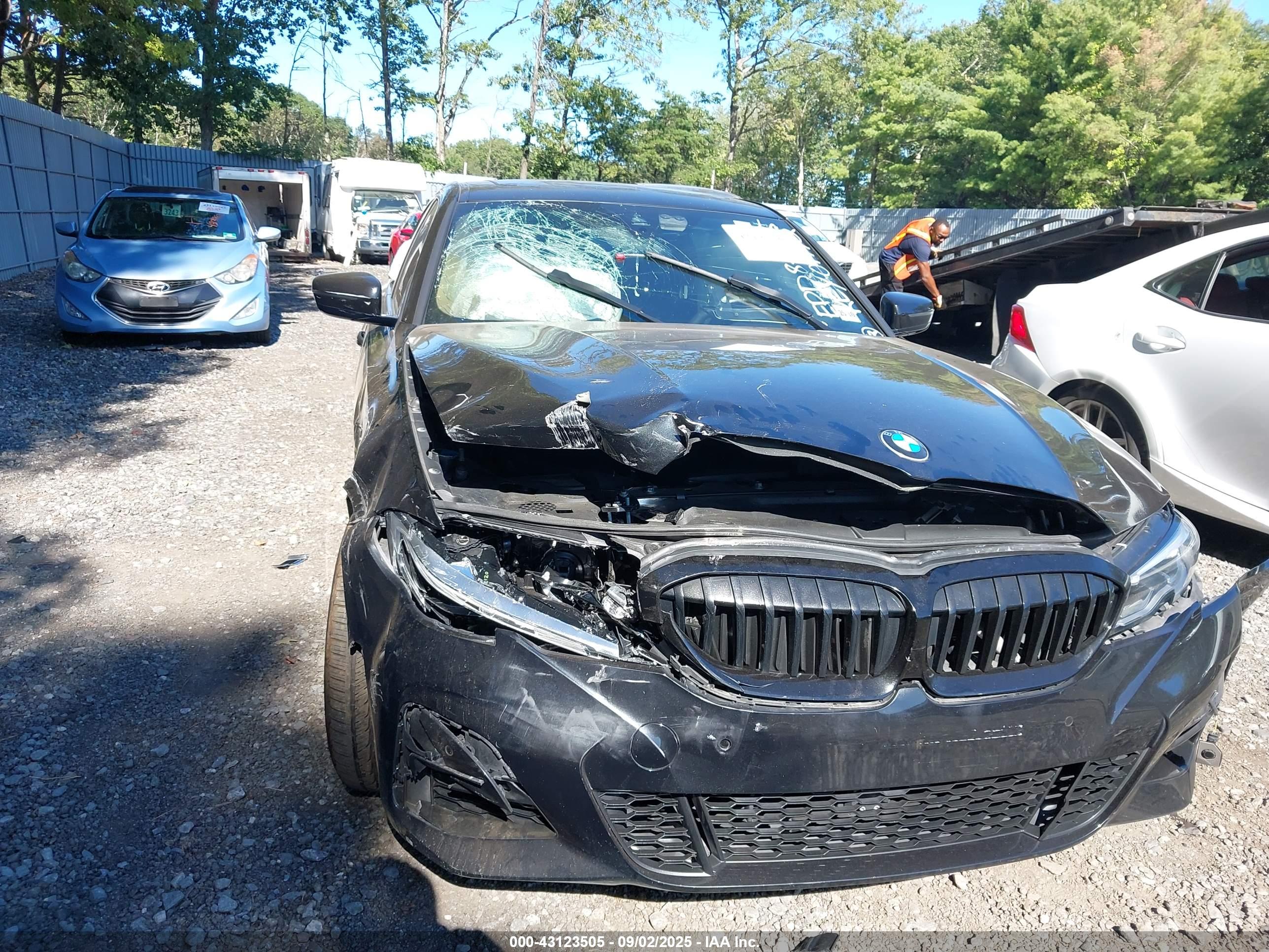 BMW 330I image 6
