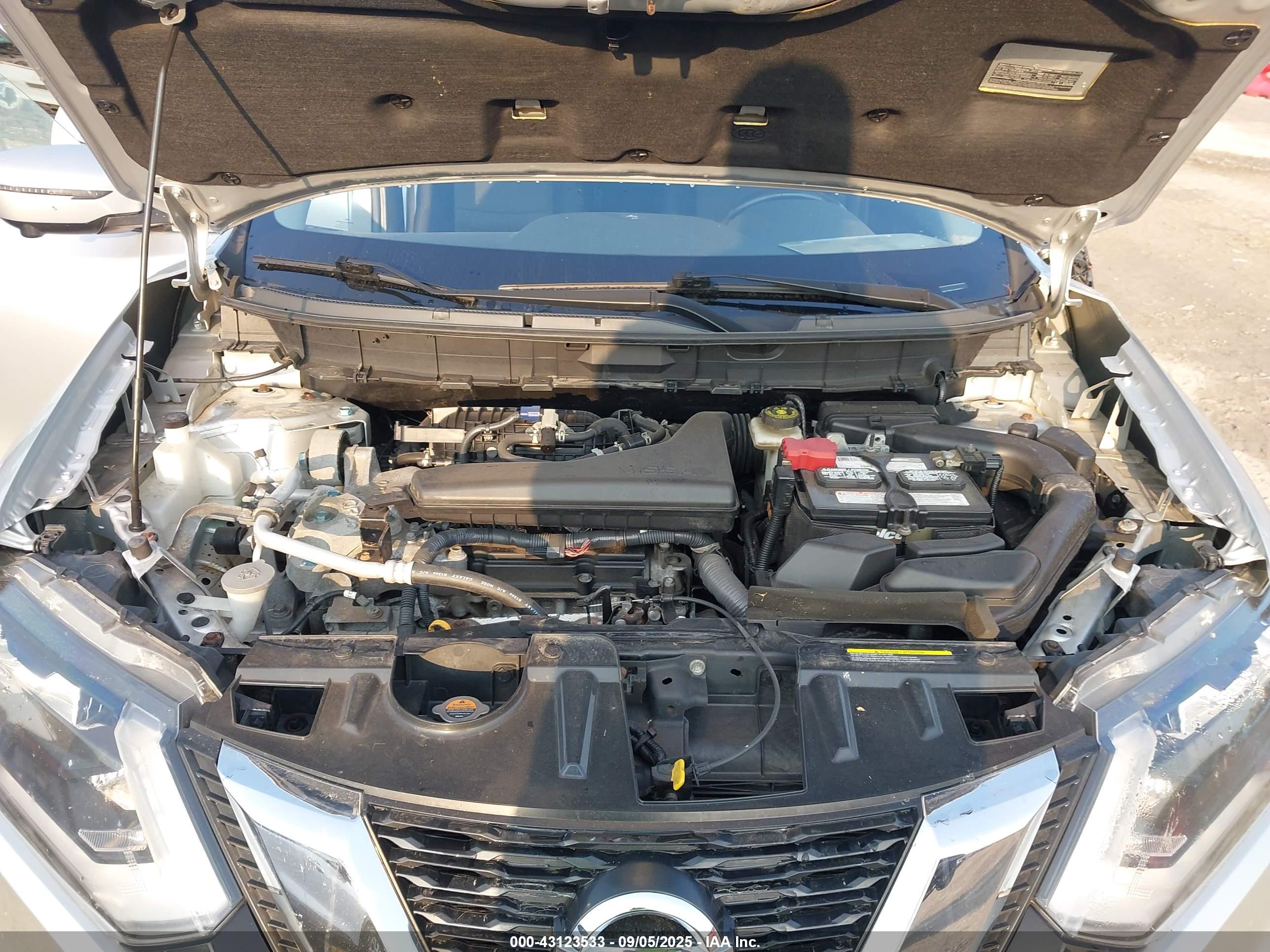 NISSAN ROGUE image 10