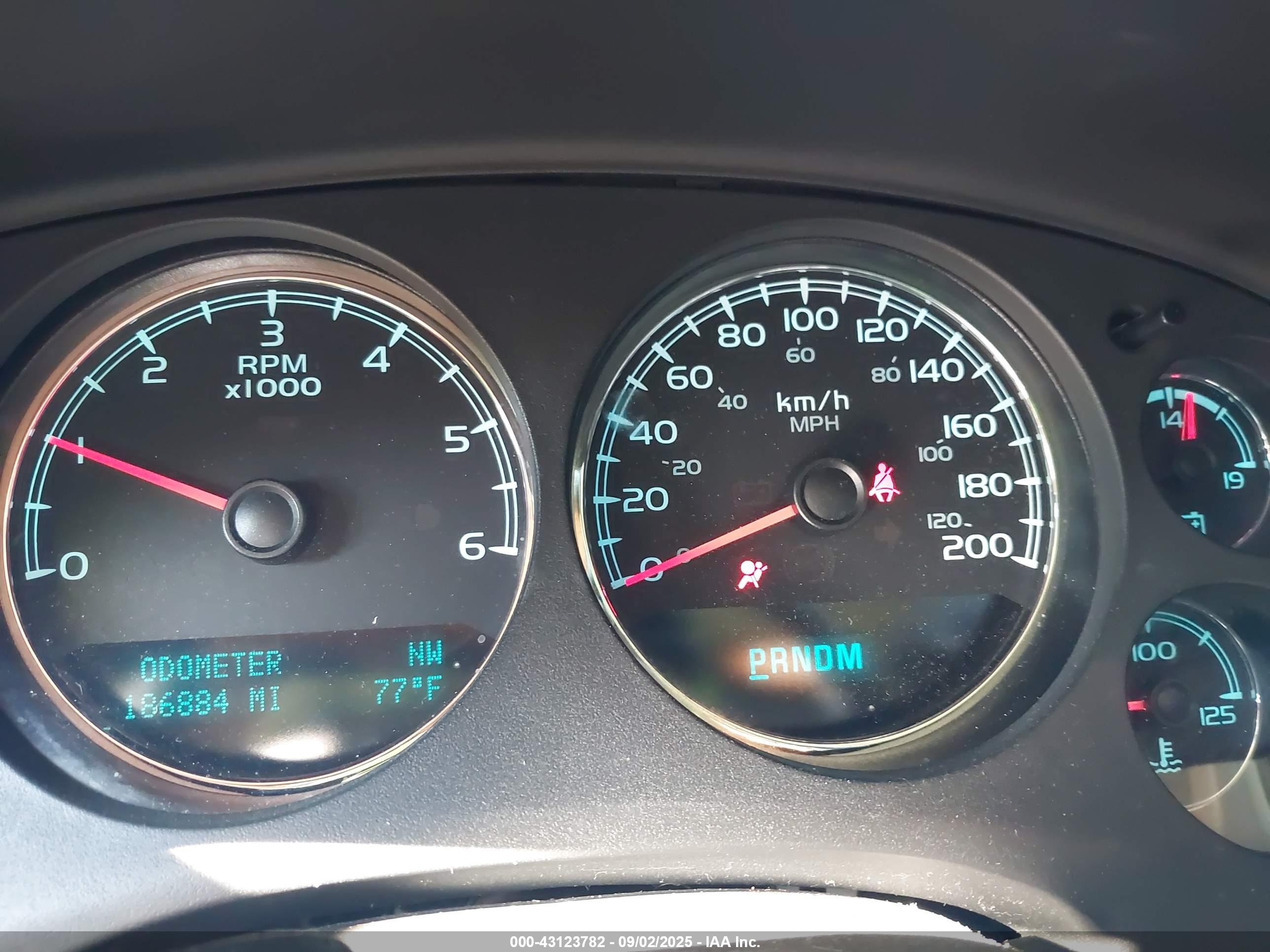 GMC YUKON image 7