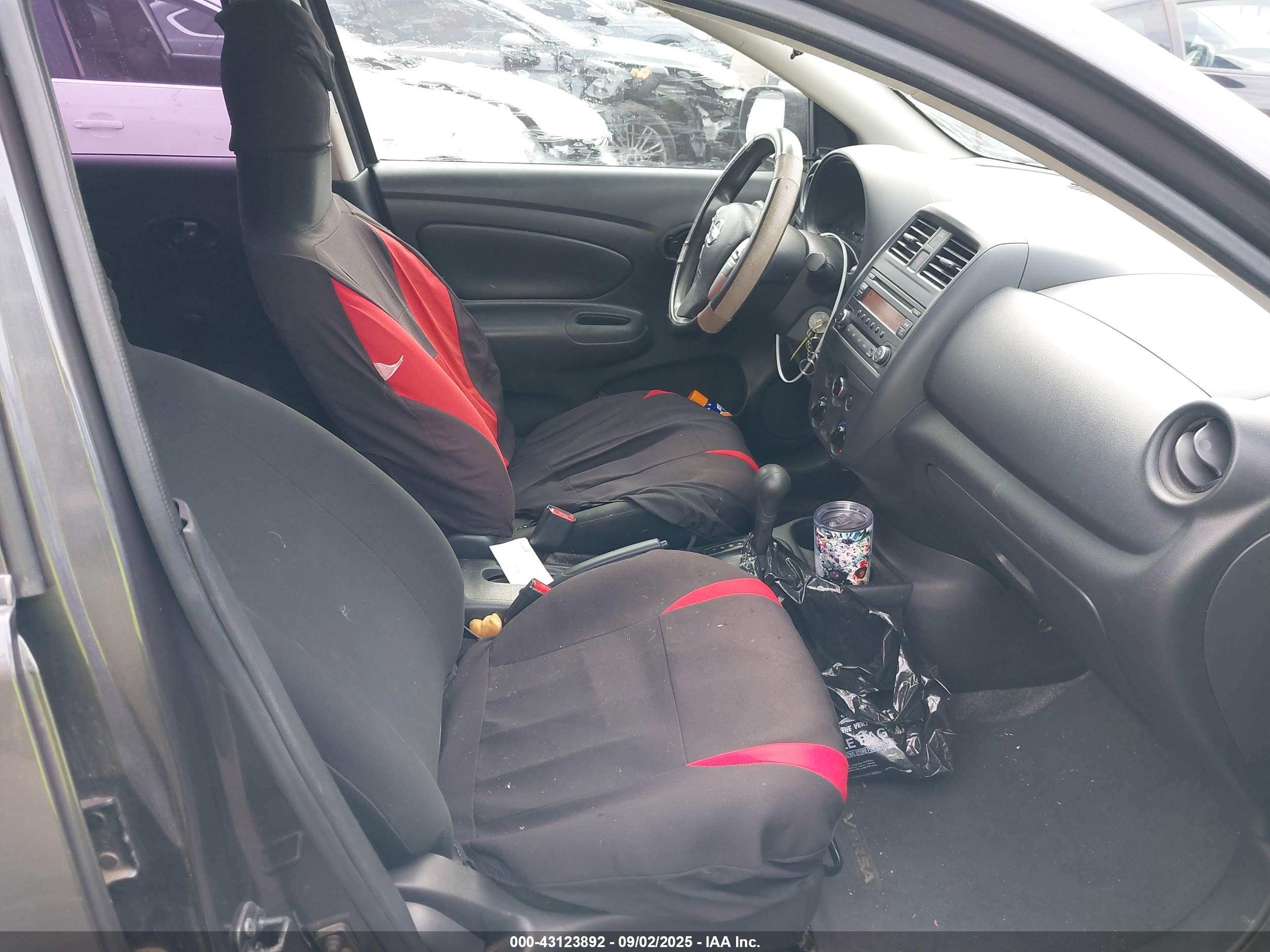 NISSAN VERSA image 5