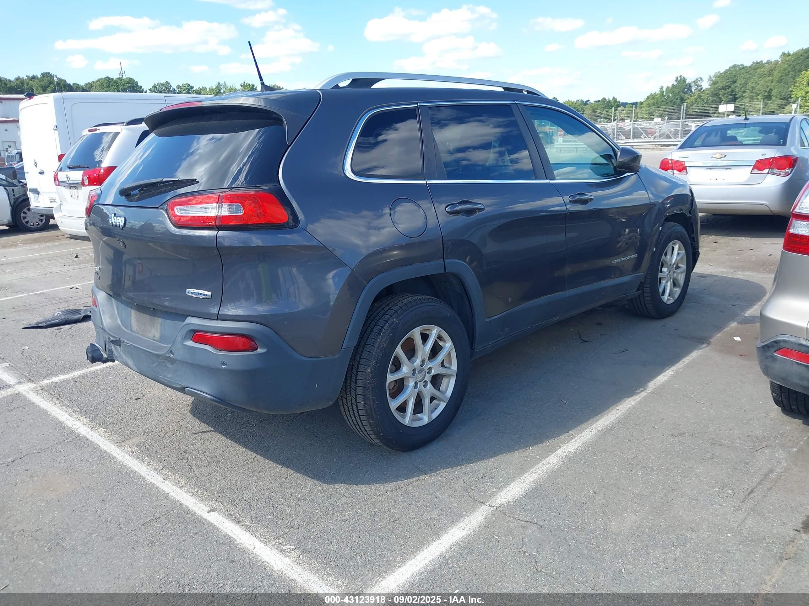 JEEP CHEROKEE image 4