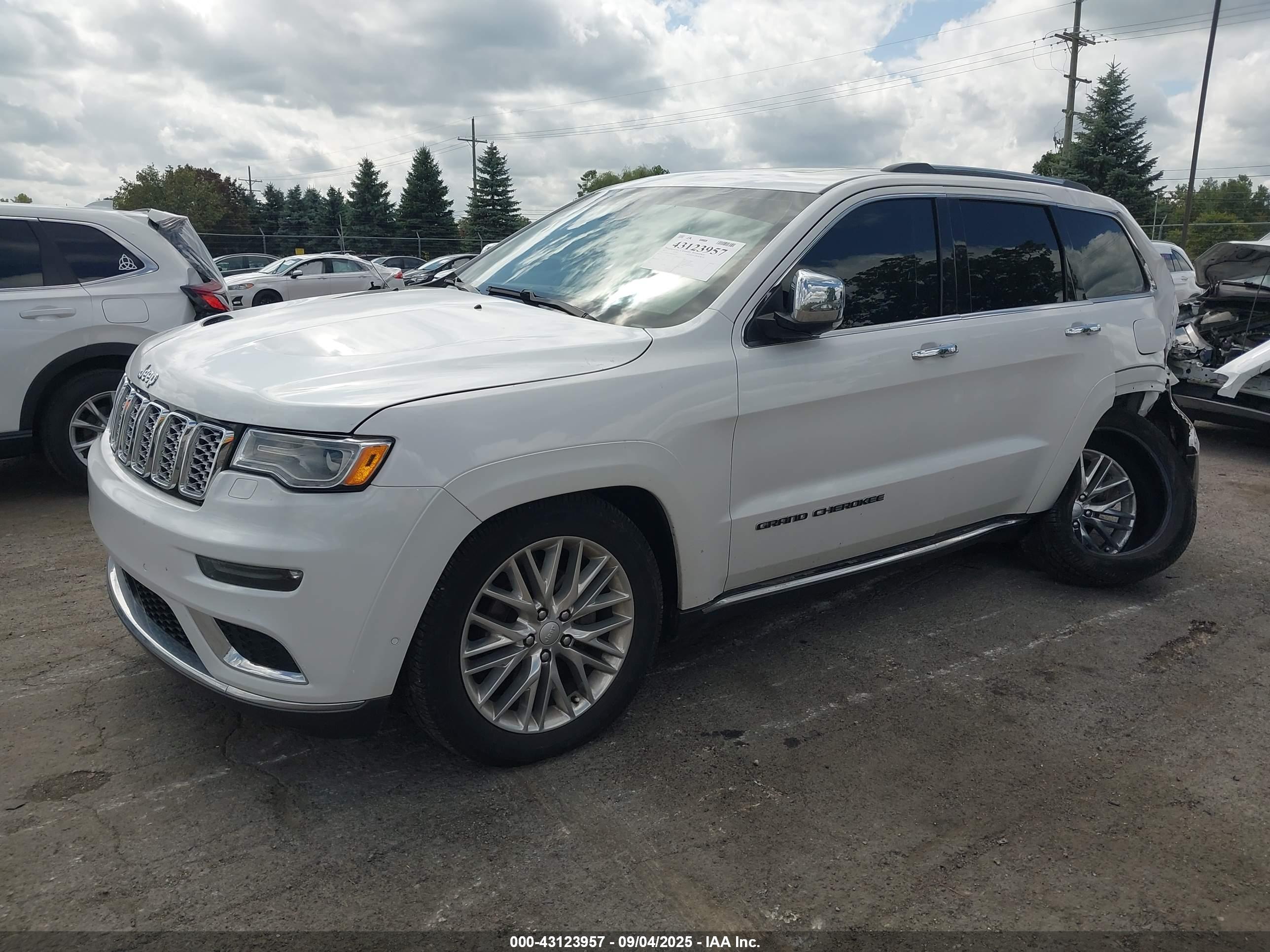 JEEP GRAND image 2