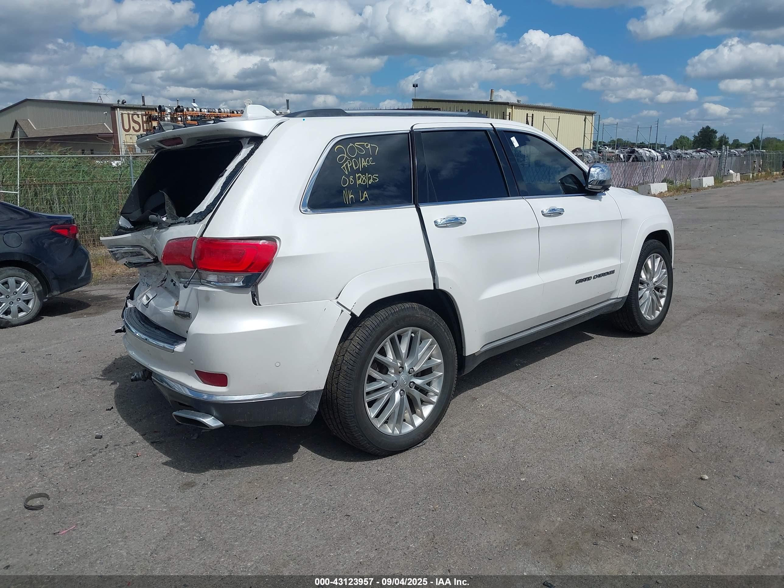 JEEP GRAND image 4