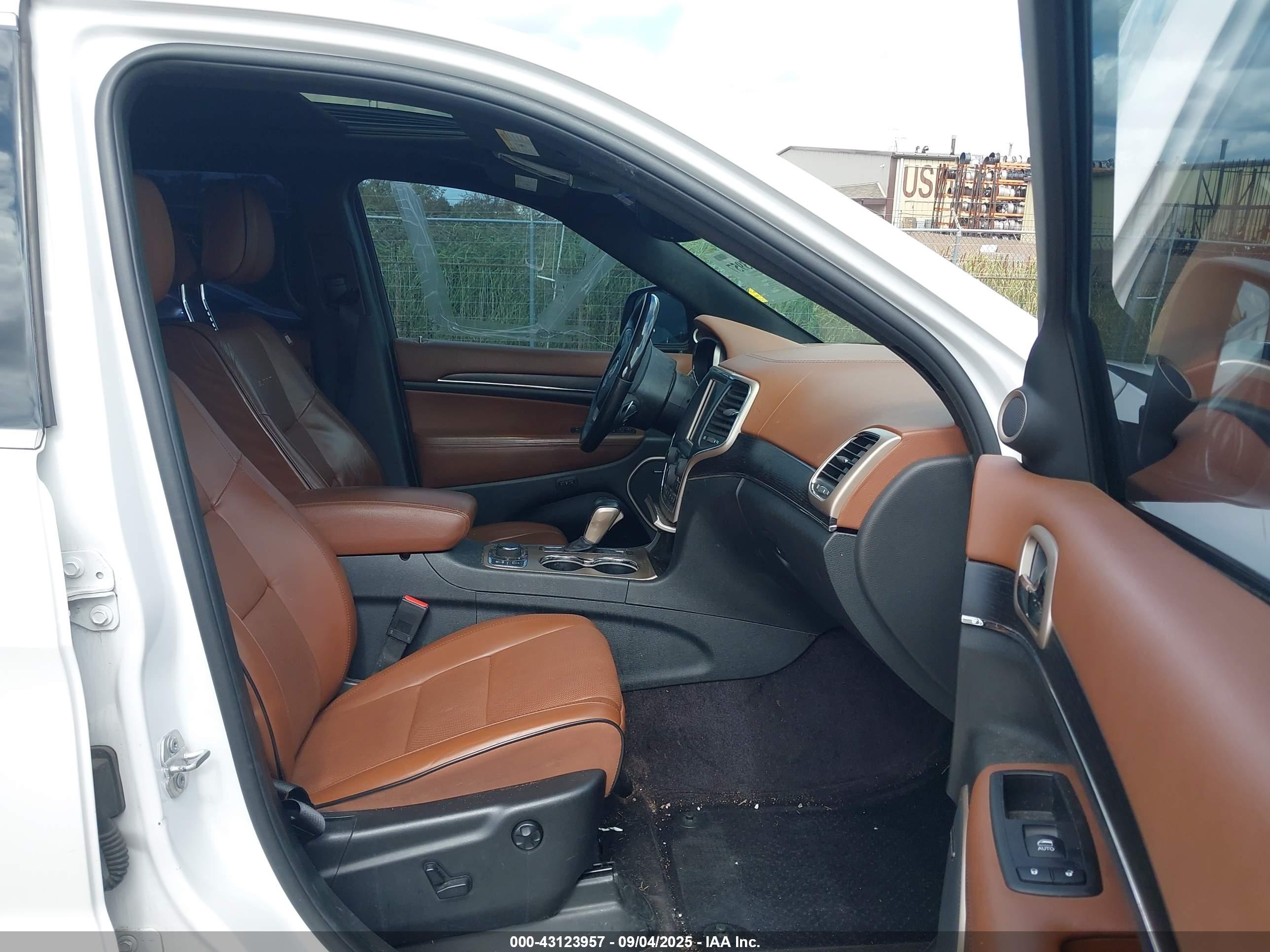 JEEP GRAND image 5