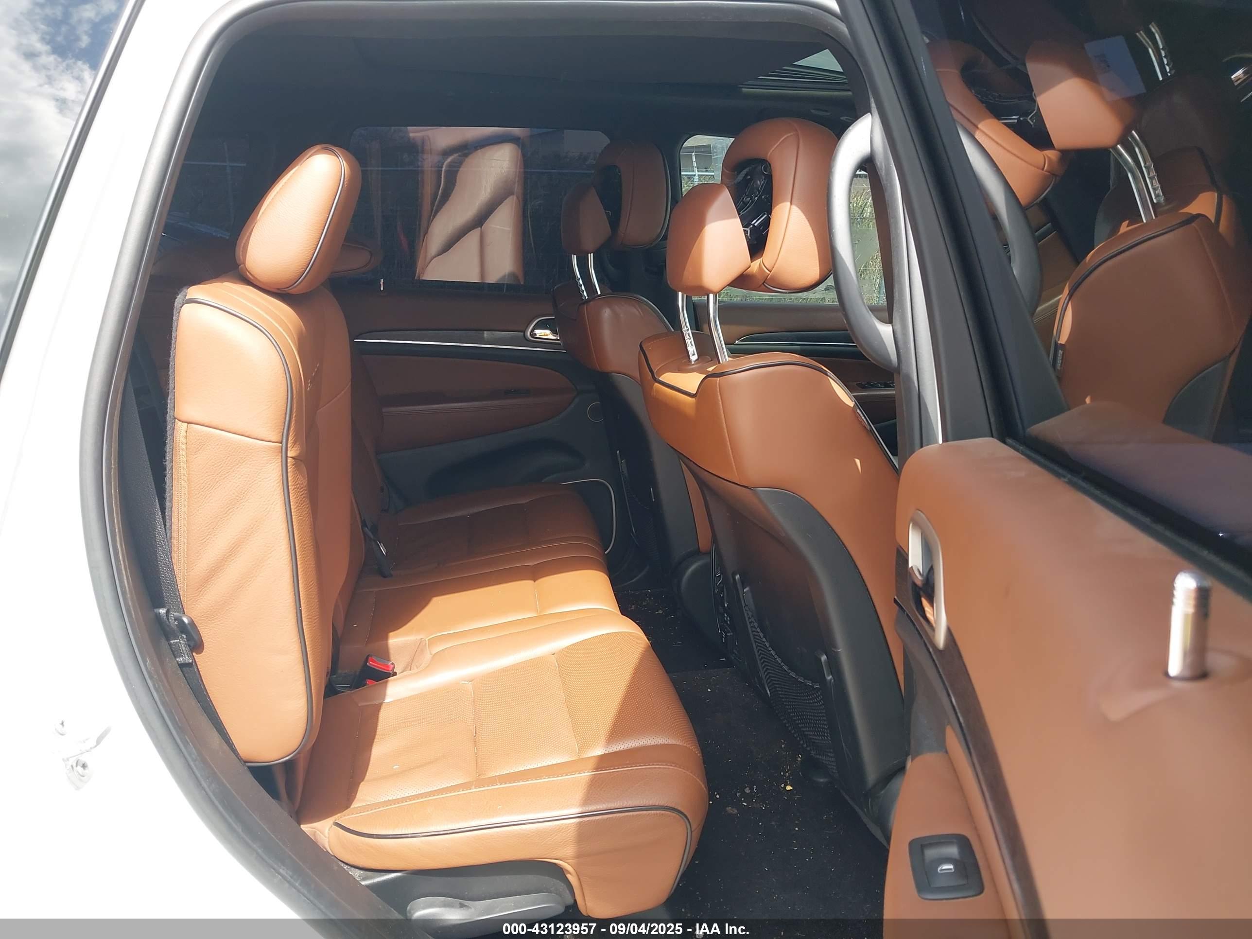 JEEP GRAND image 8