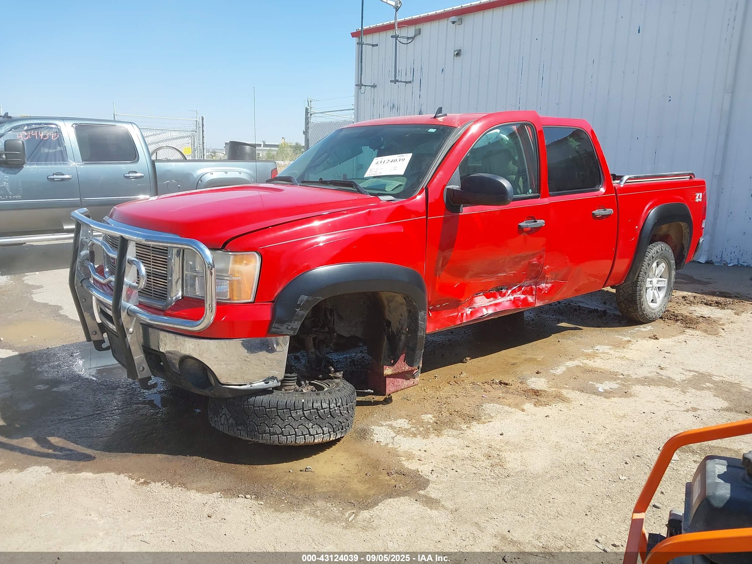 GMC SIERRA image 2