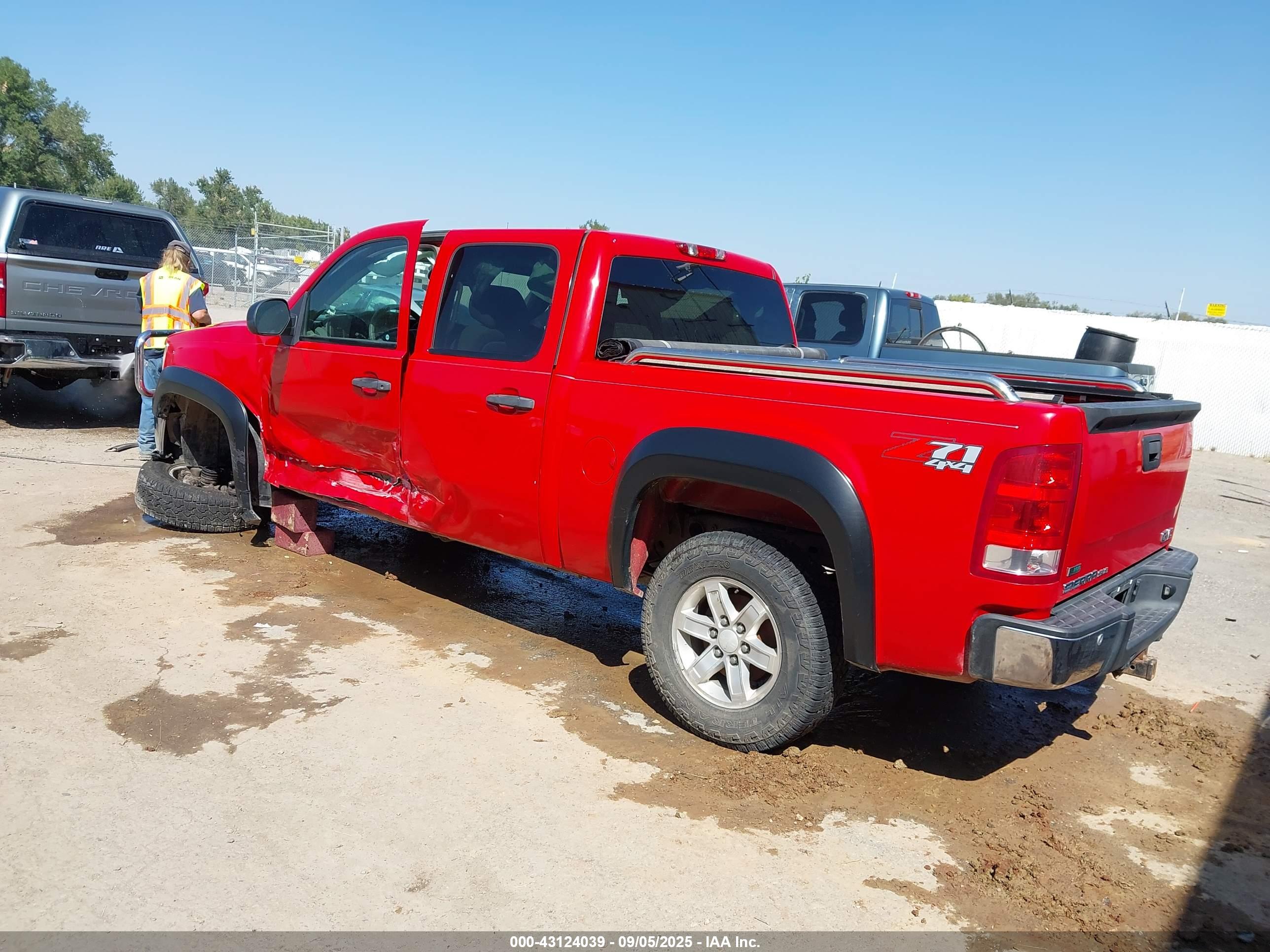 GMC SIERRA image 3