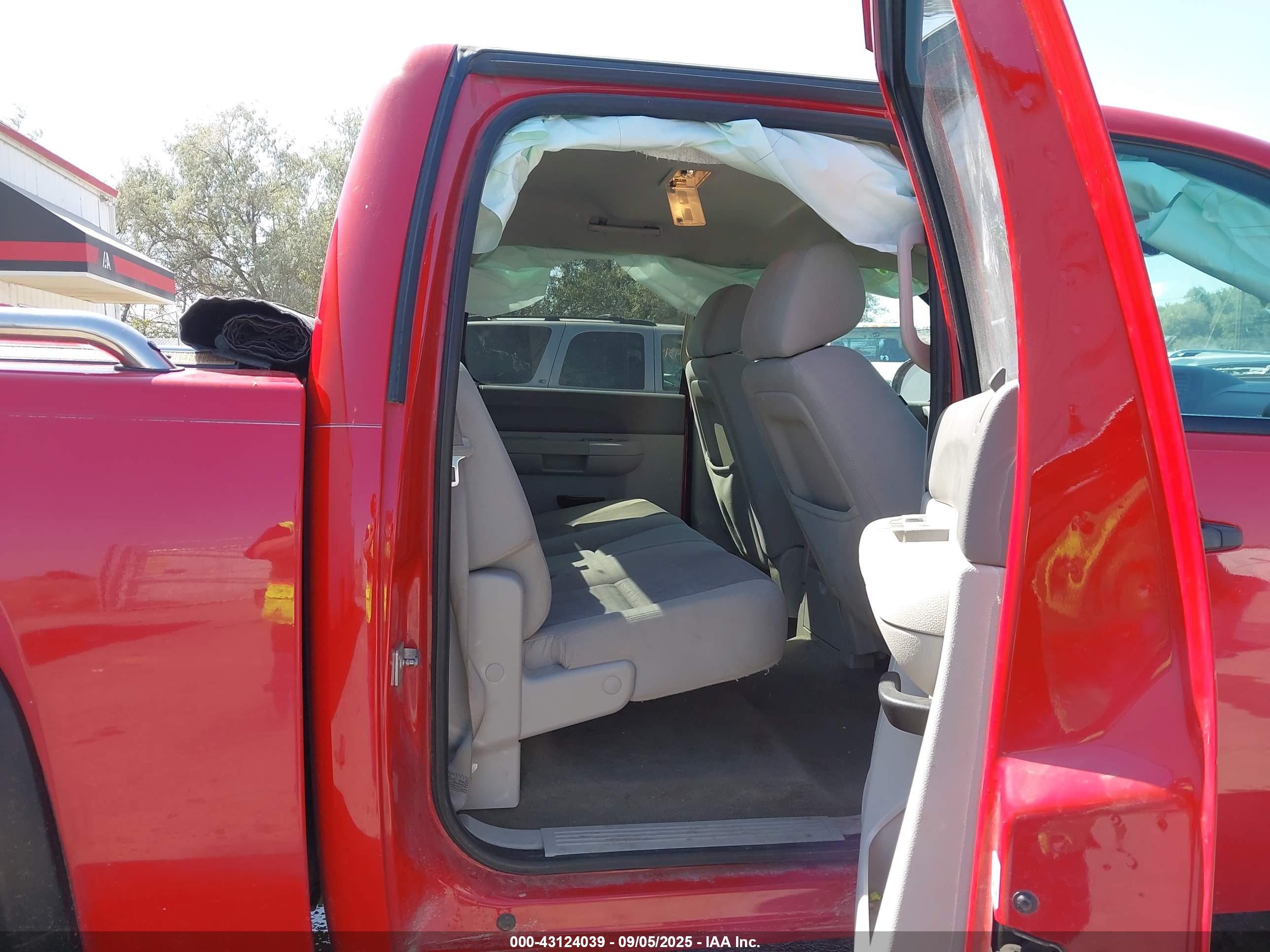 GMC SIERRA image 8