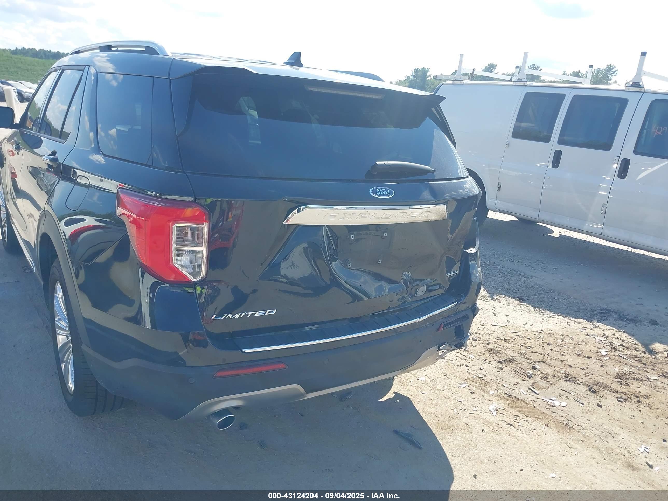 FORD EXPLORER image 6