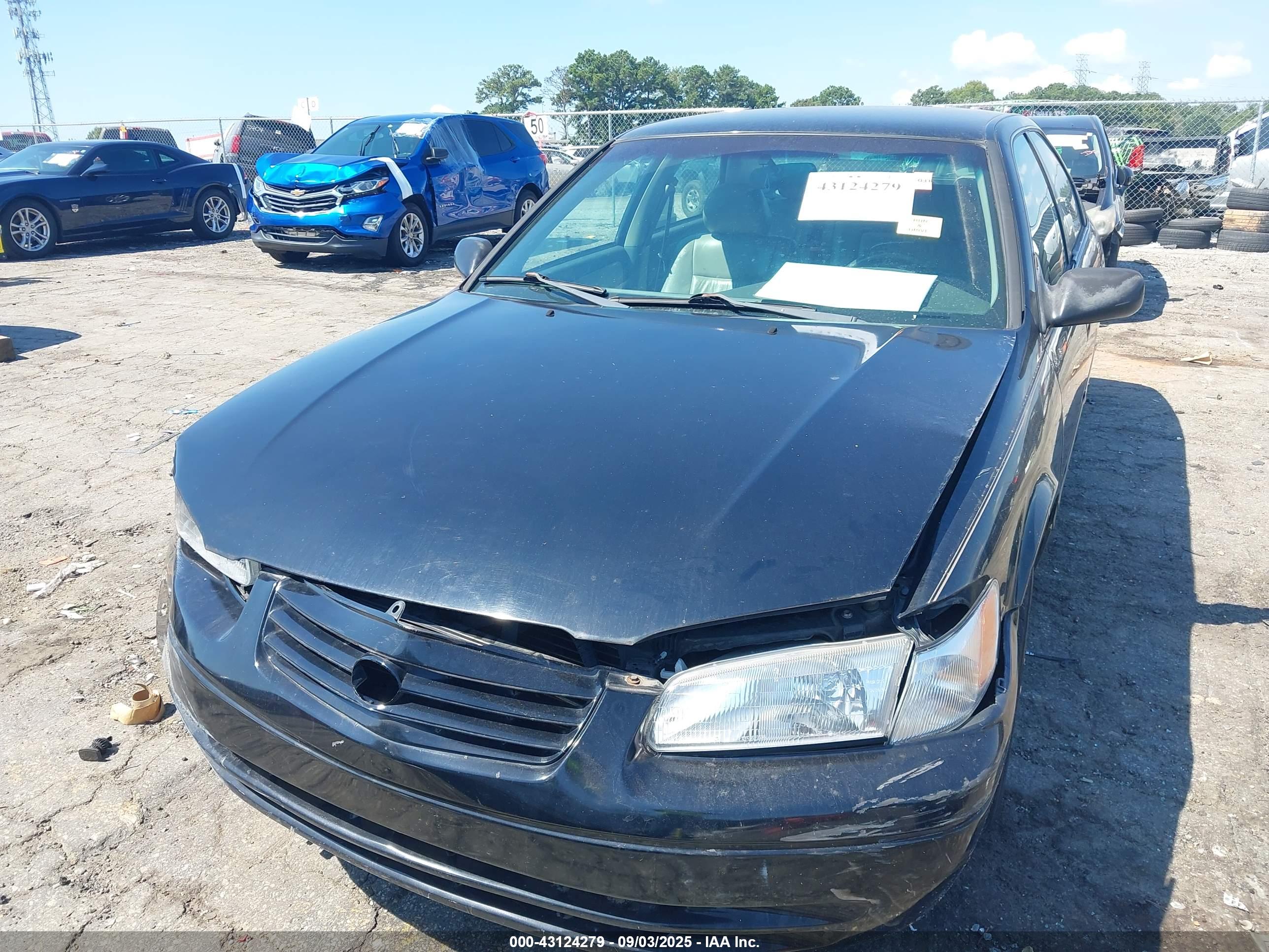 TOYOTA CAMRY image 6