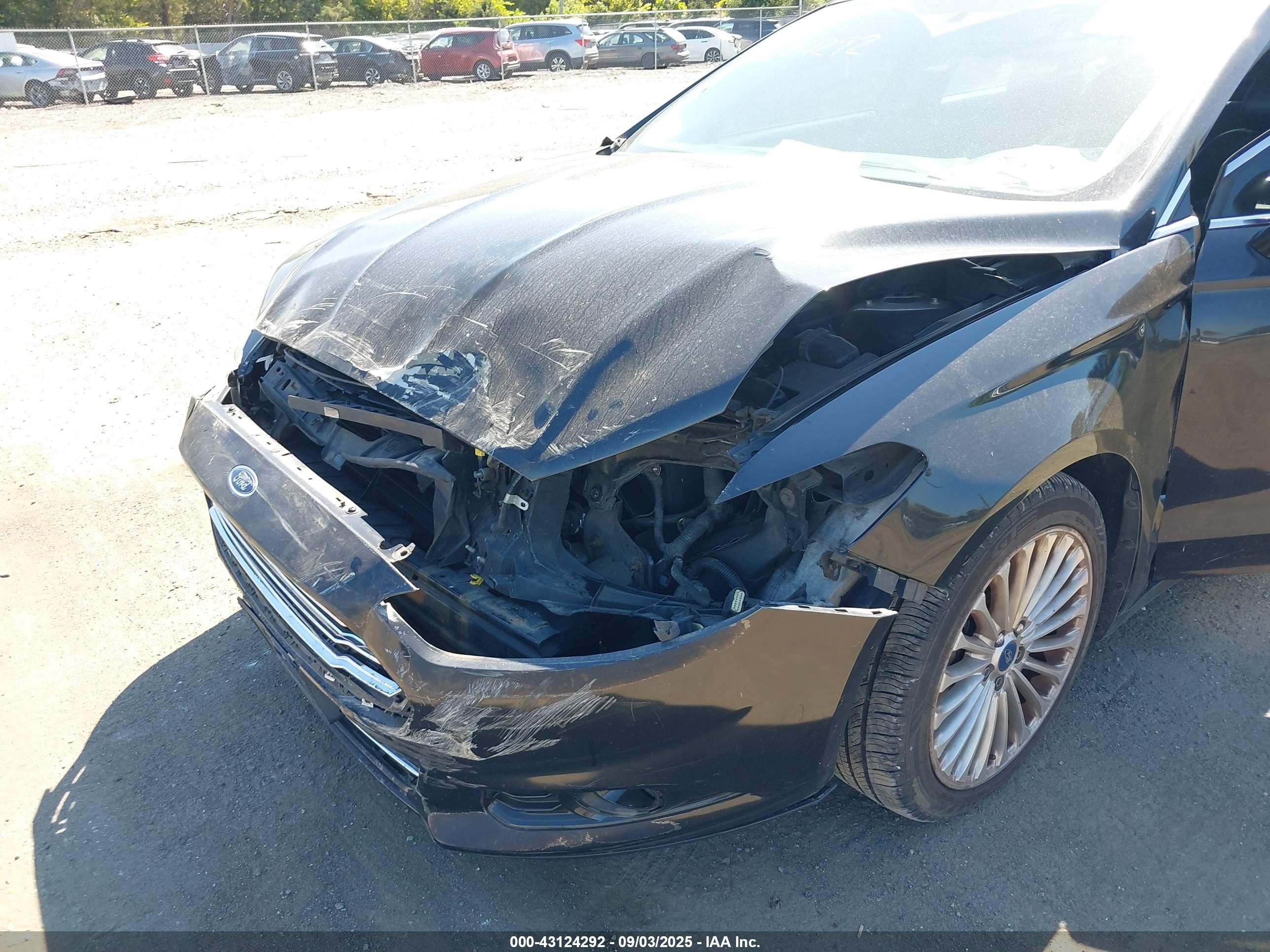 FORD FUSION image 6