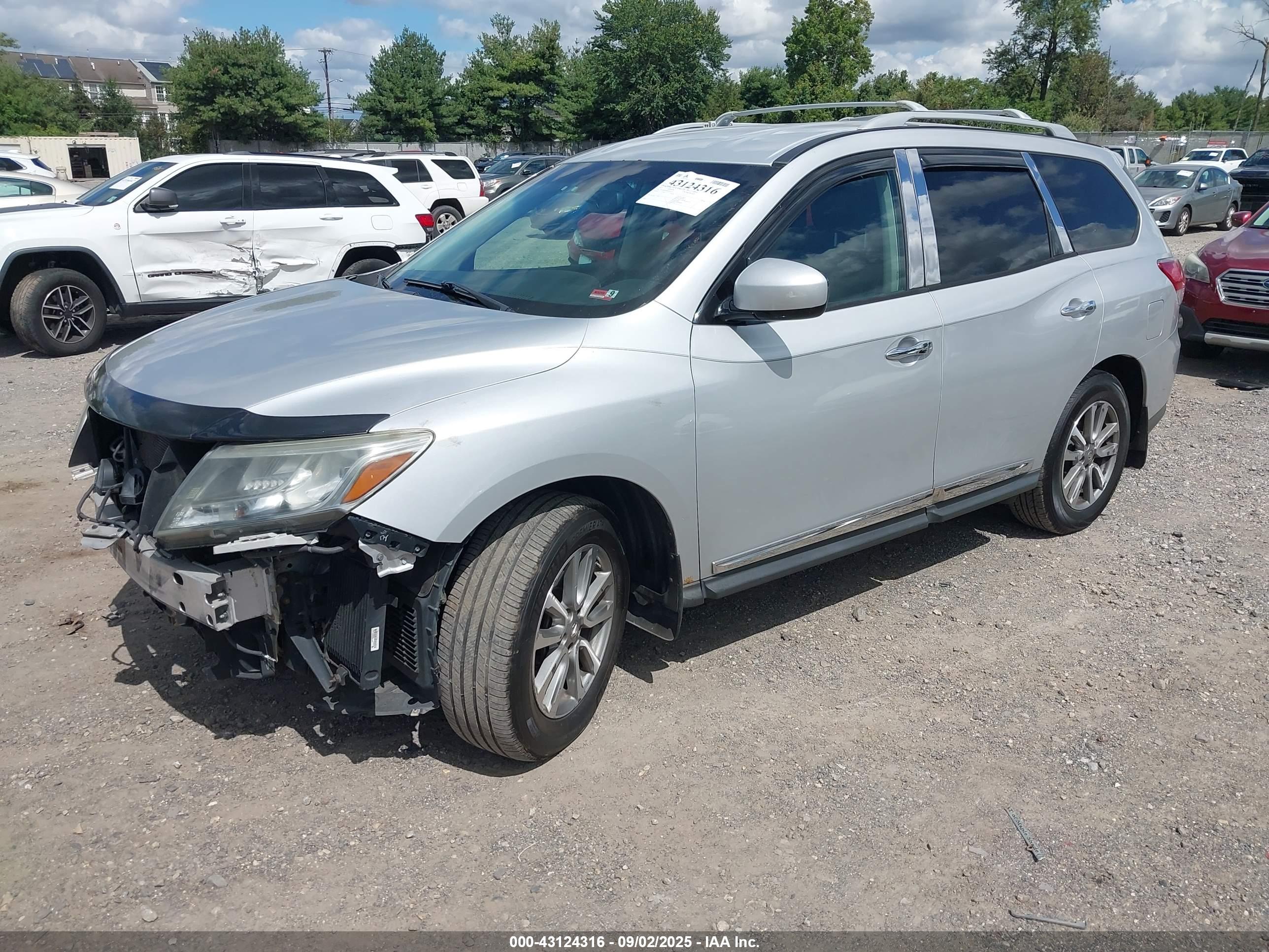 NISSAN PATHFINDER image 2