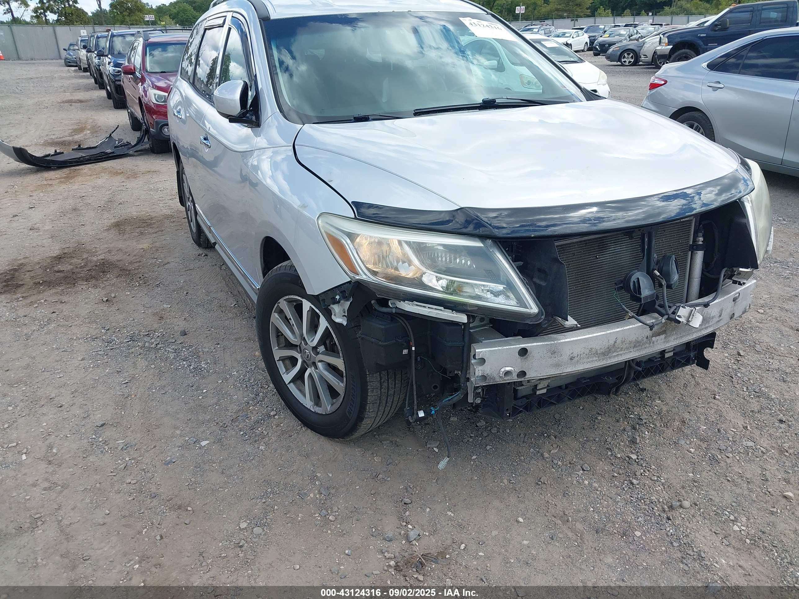 NISSAN PATHFINDER image 6
