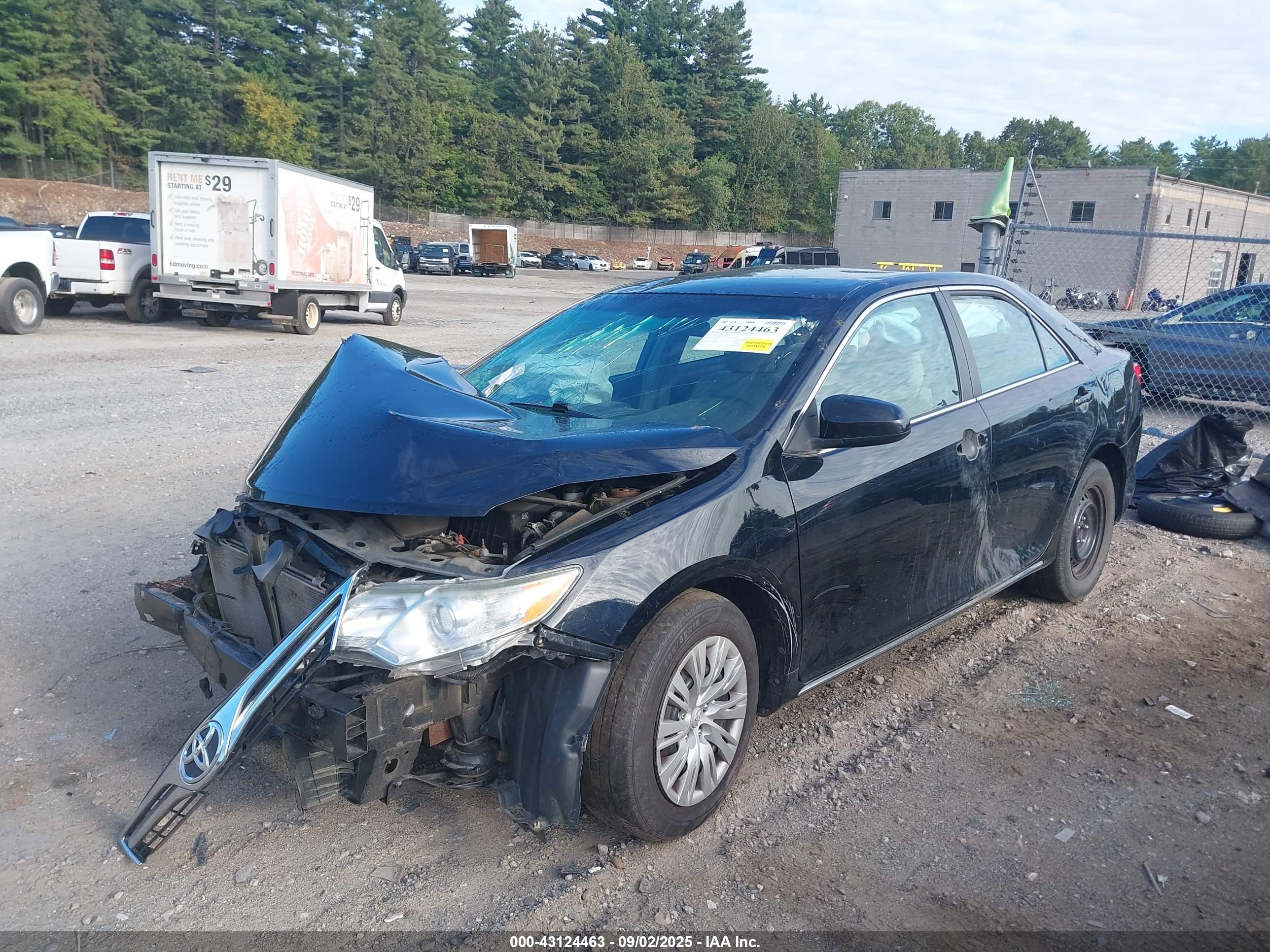 TOYOTA CAMRY image 2