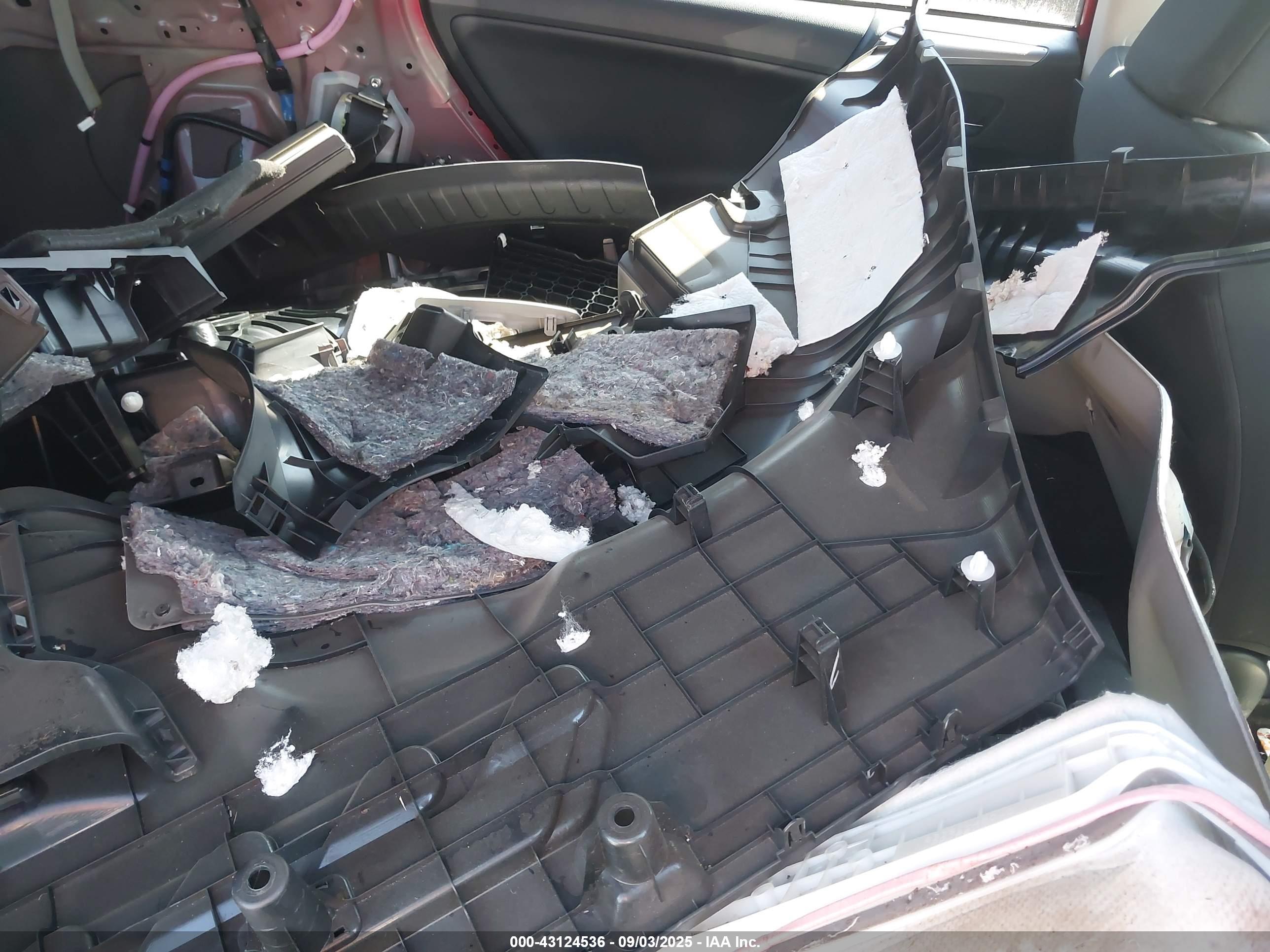 TOYOTA RAV4 image 6