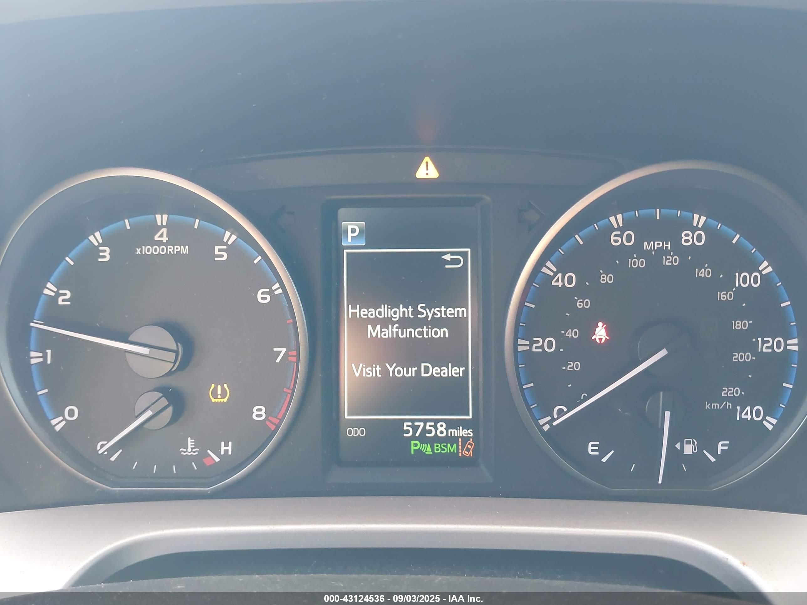 TOYOTA RAV4 image 7
