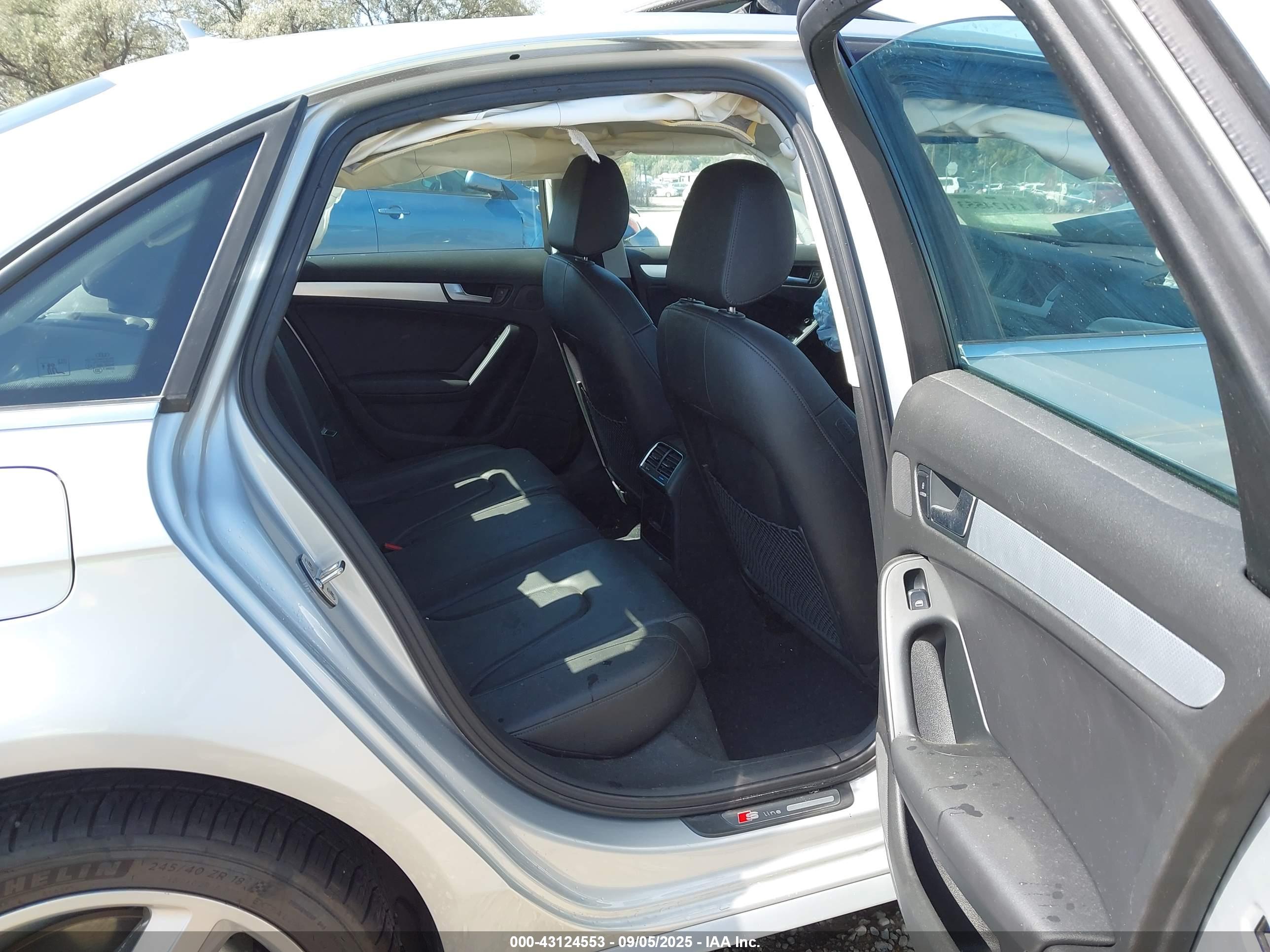AUDI A4 image 8