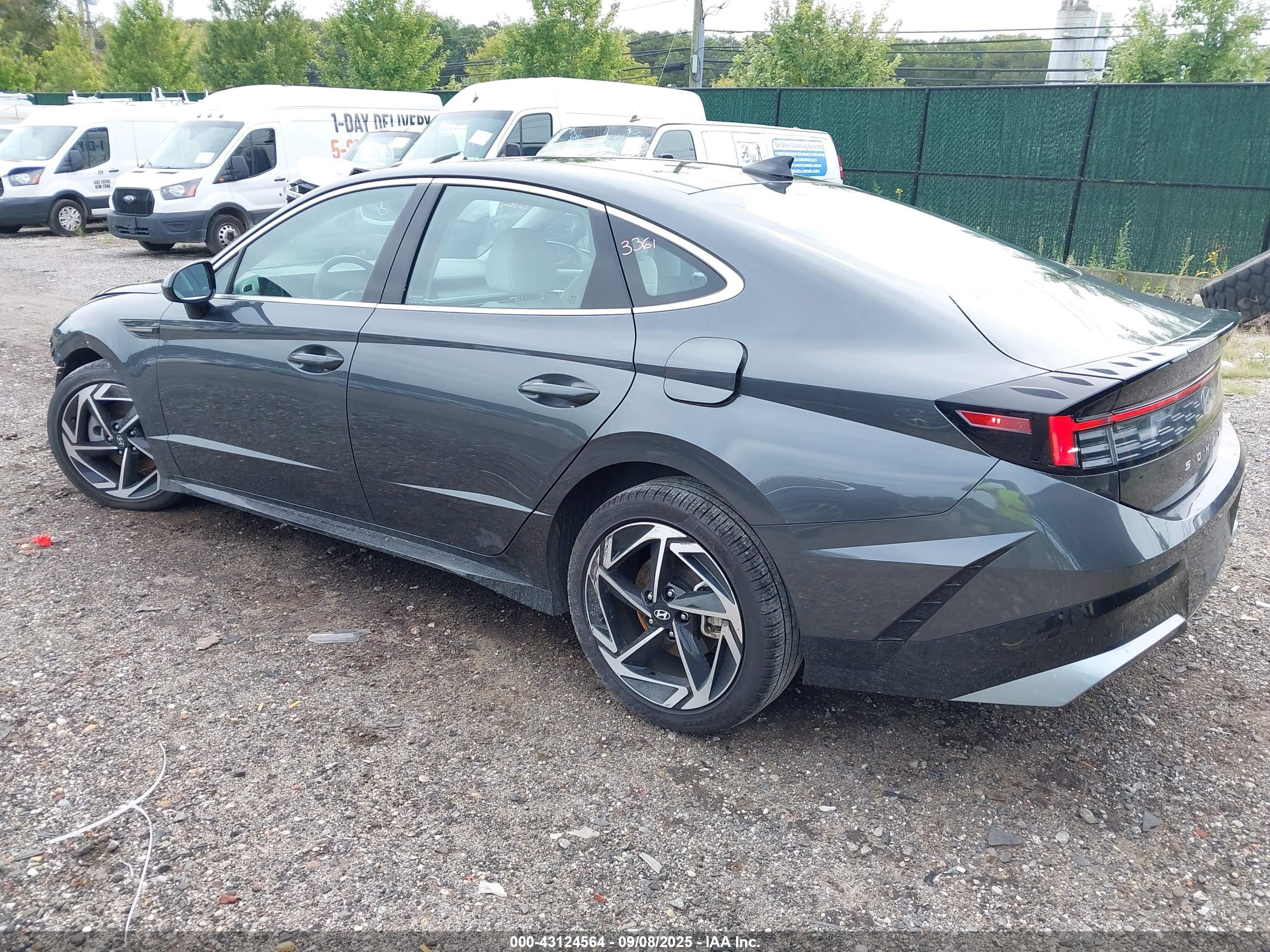 HYUNDAI SONATA image 3
