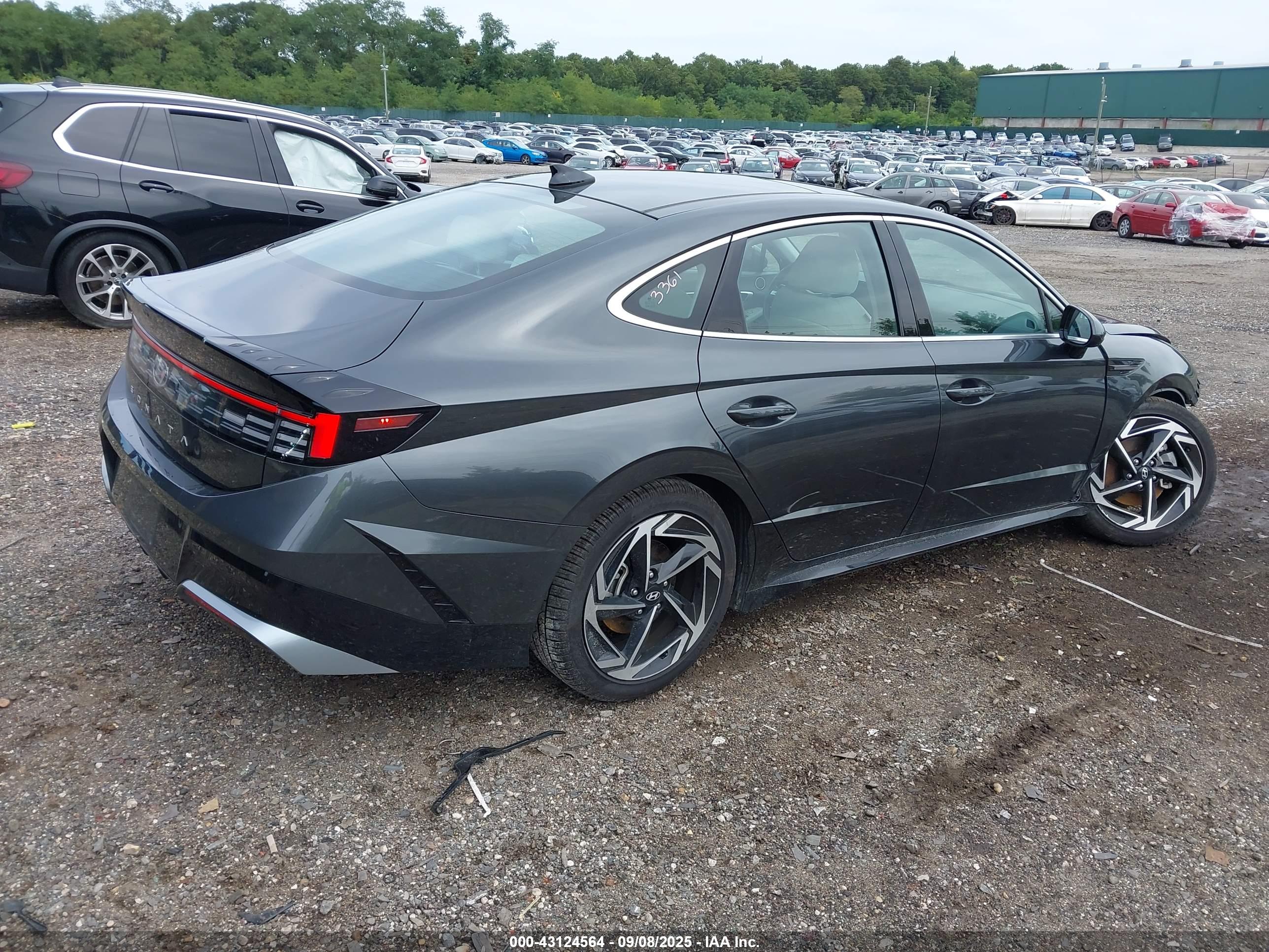 HYUNDAI SONATA image 4