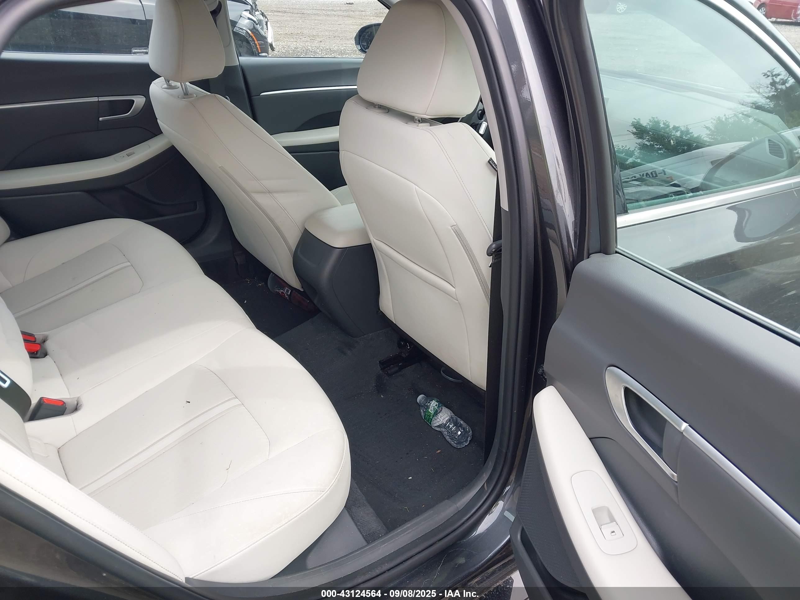 HYUNDAI SONATA image 8