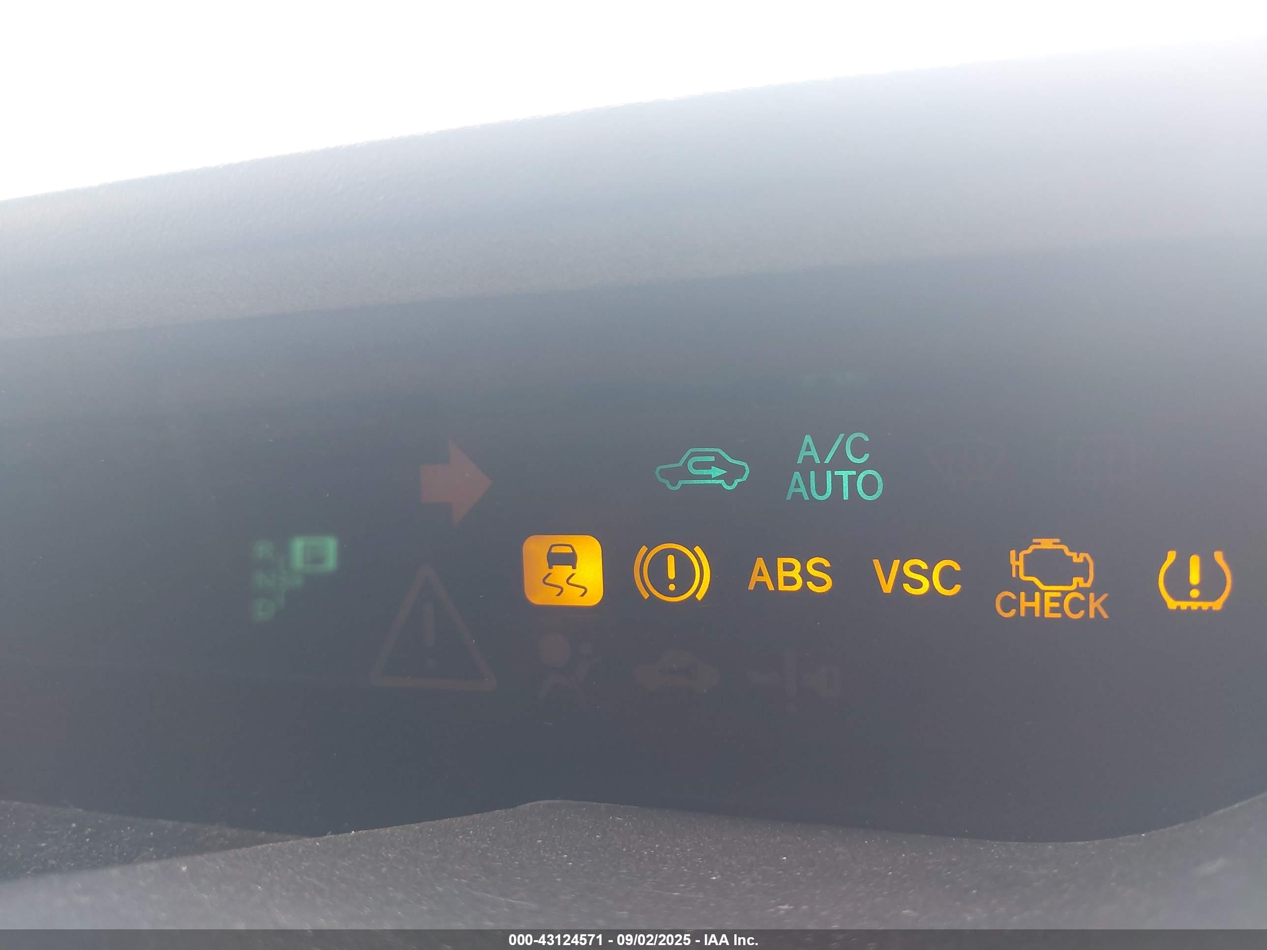 TOYOTA PRIUS image 7