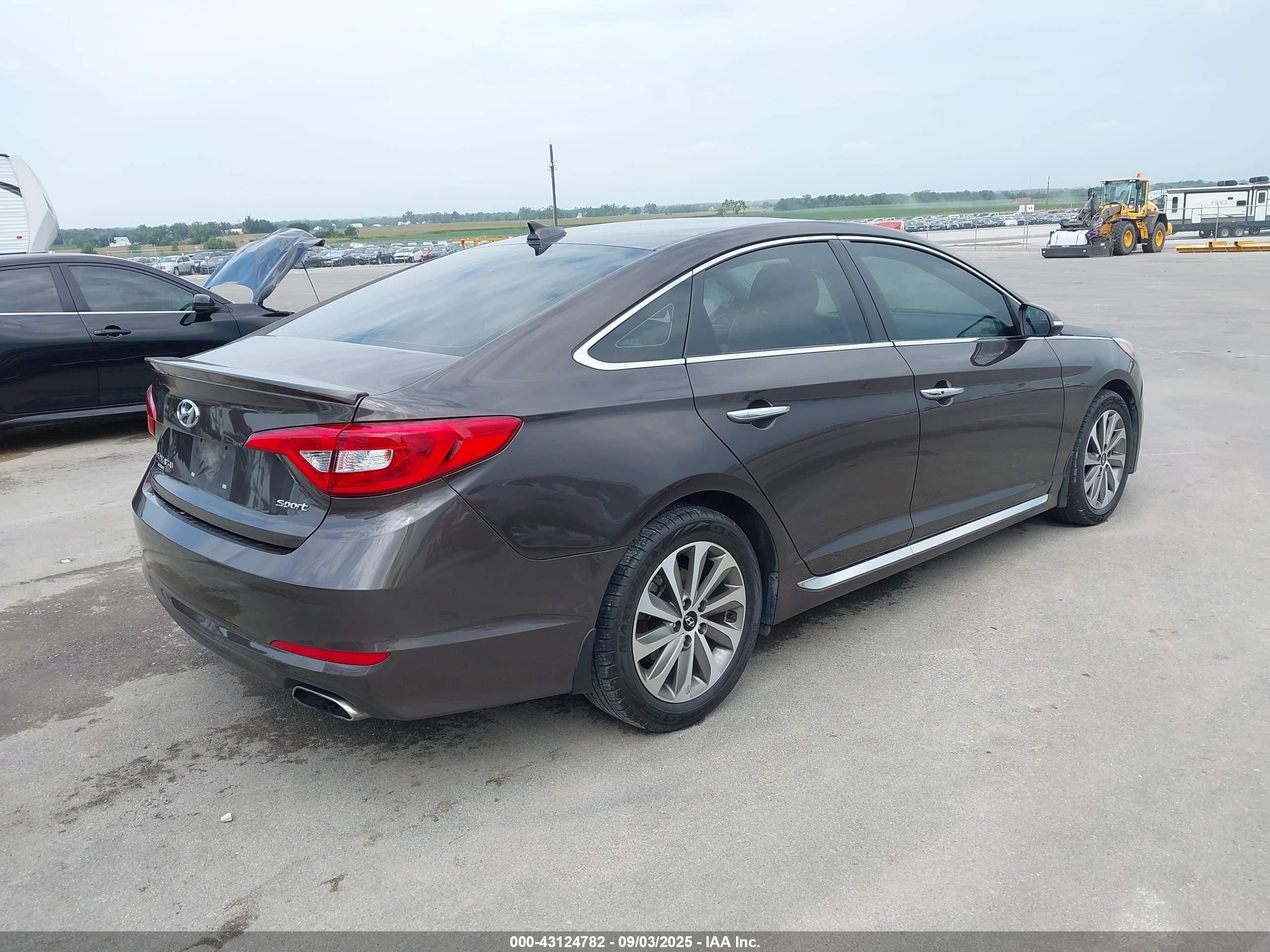 HYUNDAI SONATA image 4