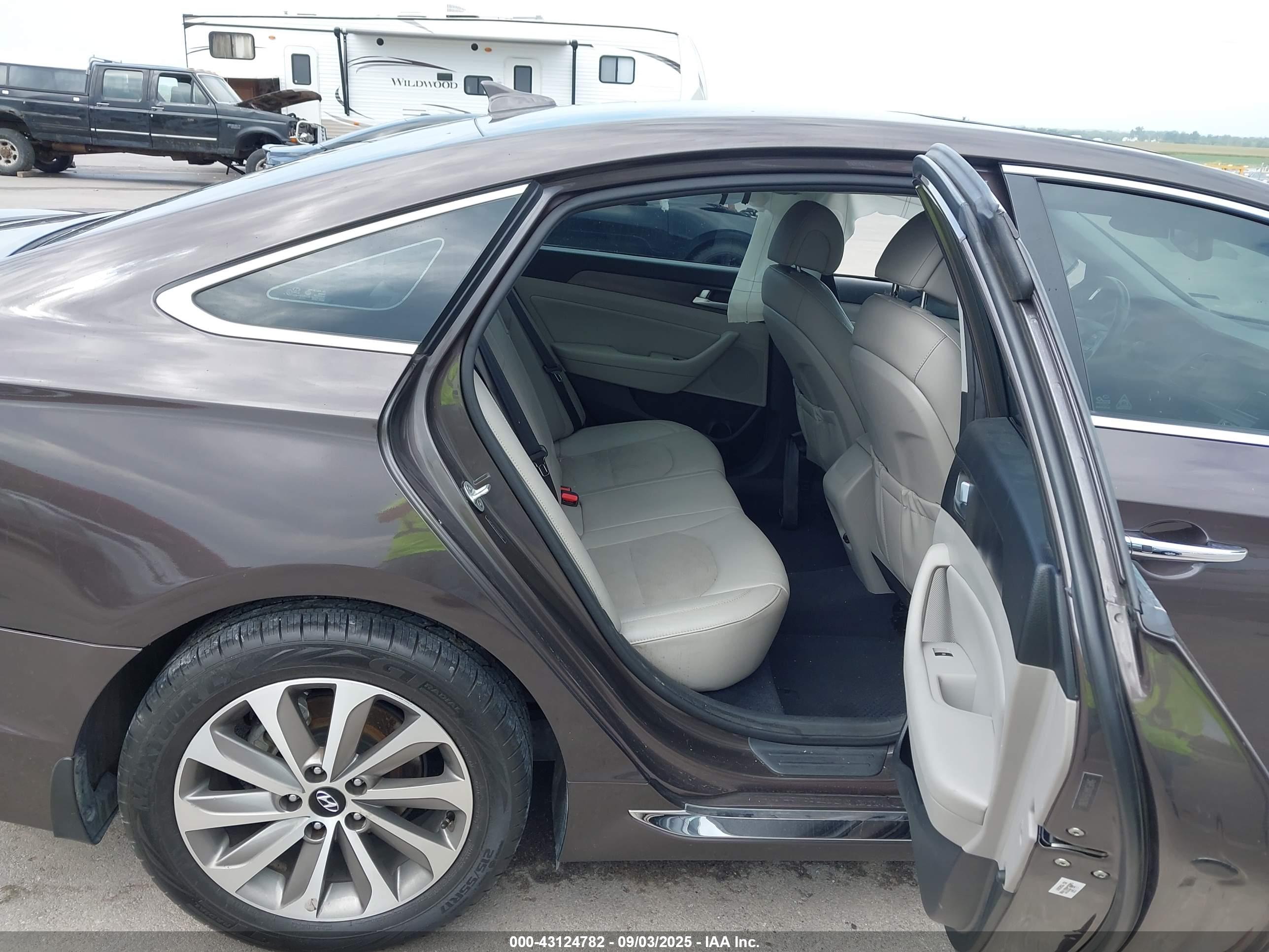 HYUNDAI SONATA image 8