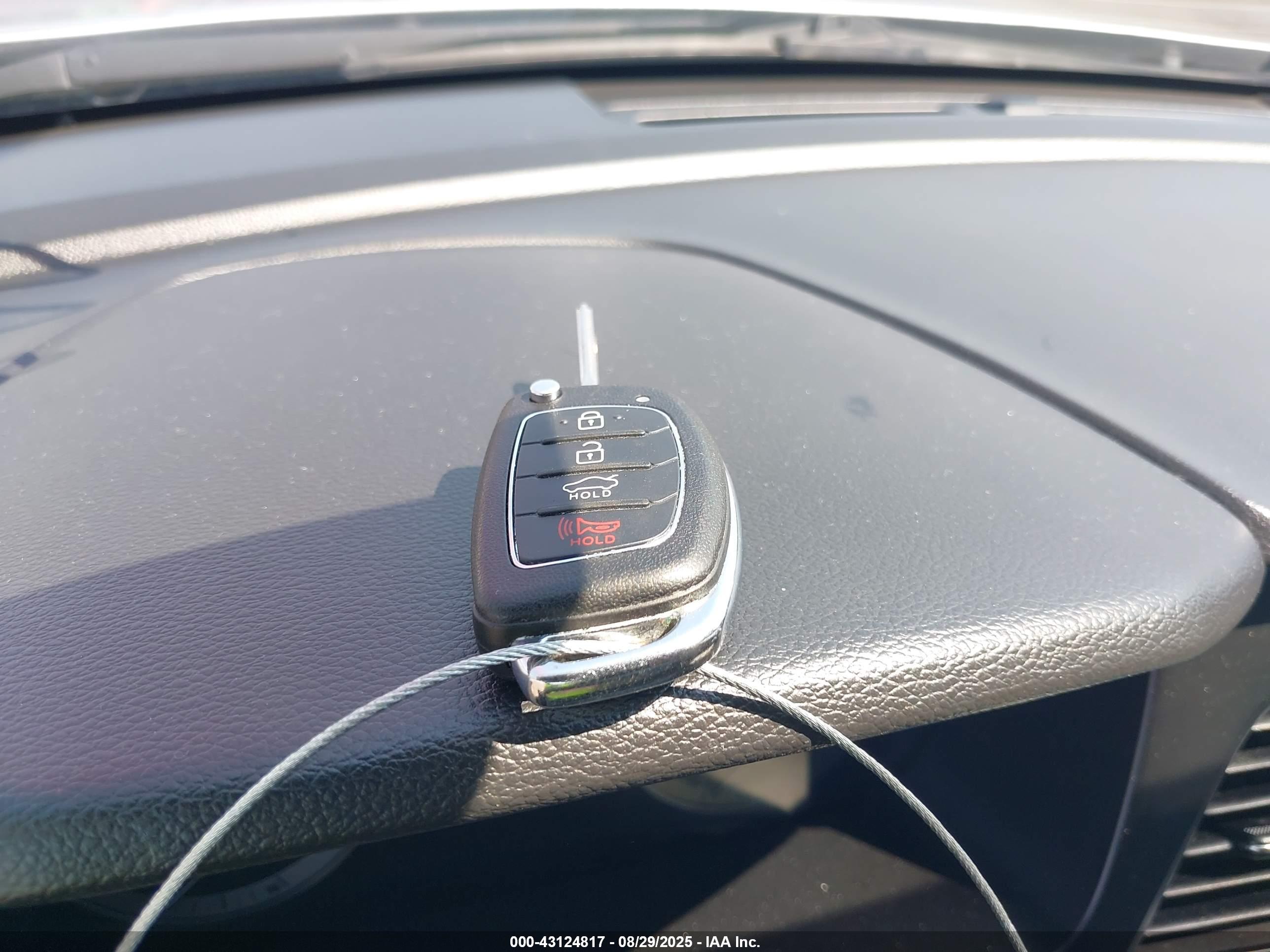 HYUNDAI SONATA image 11