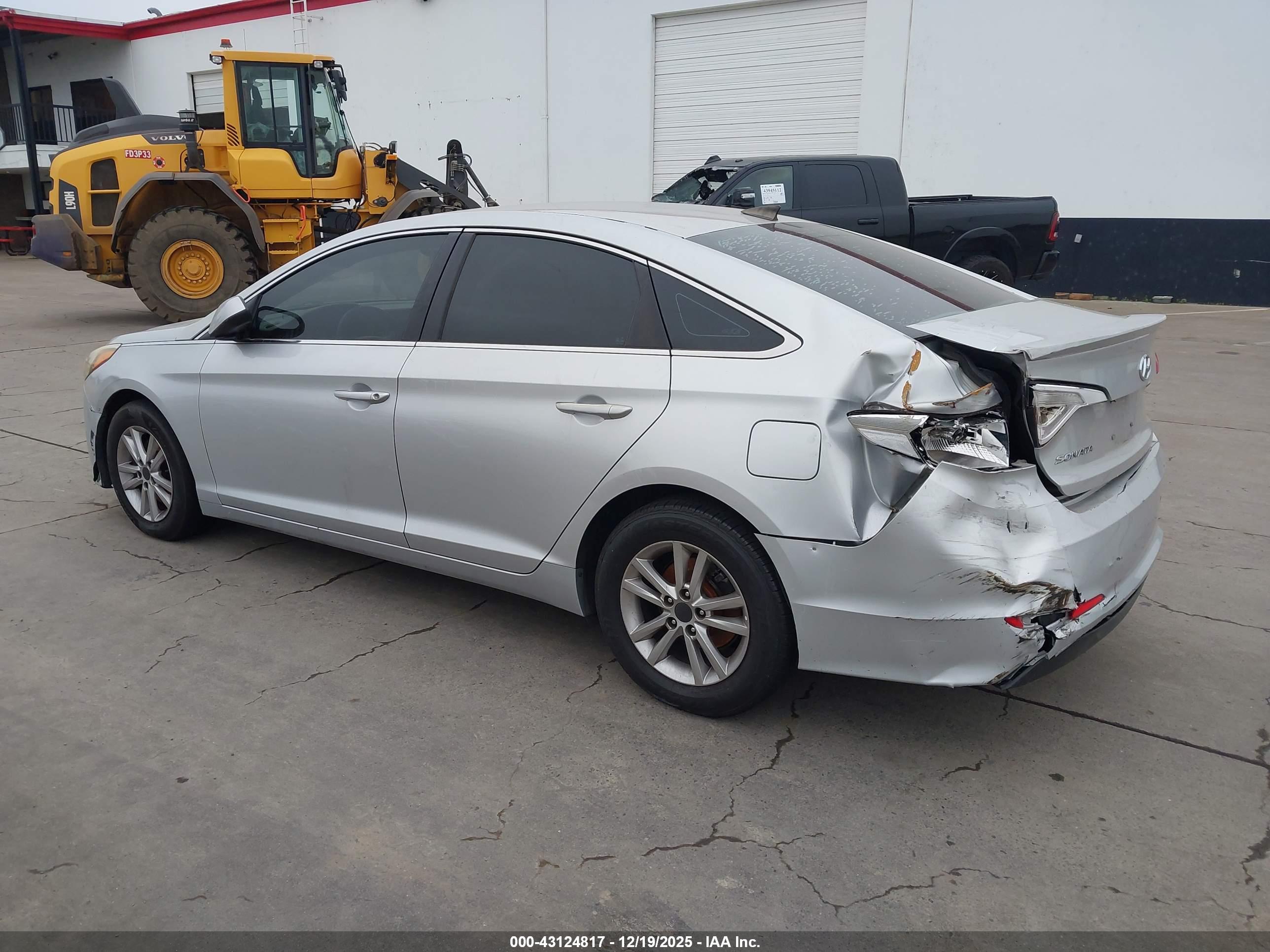 HYUNDAI SONATA image 3