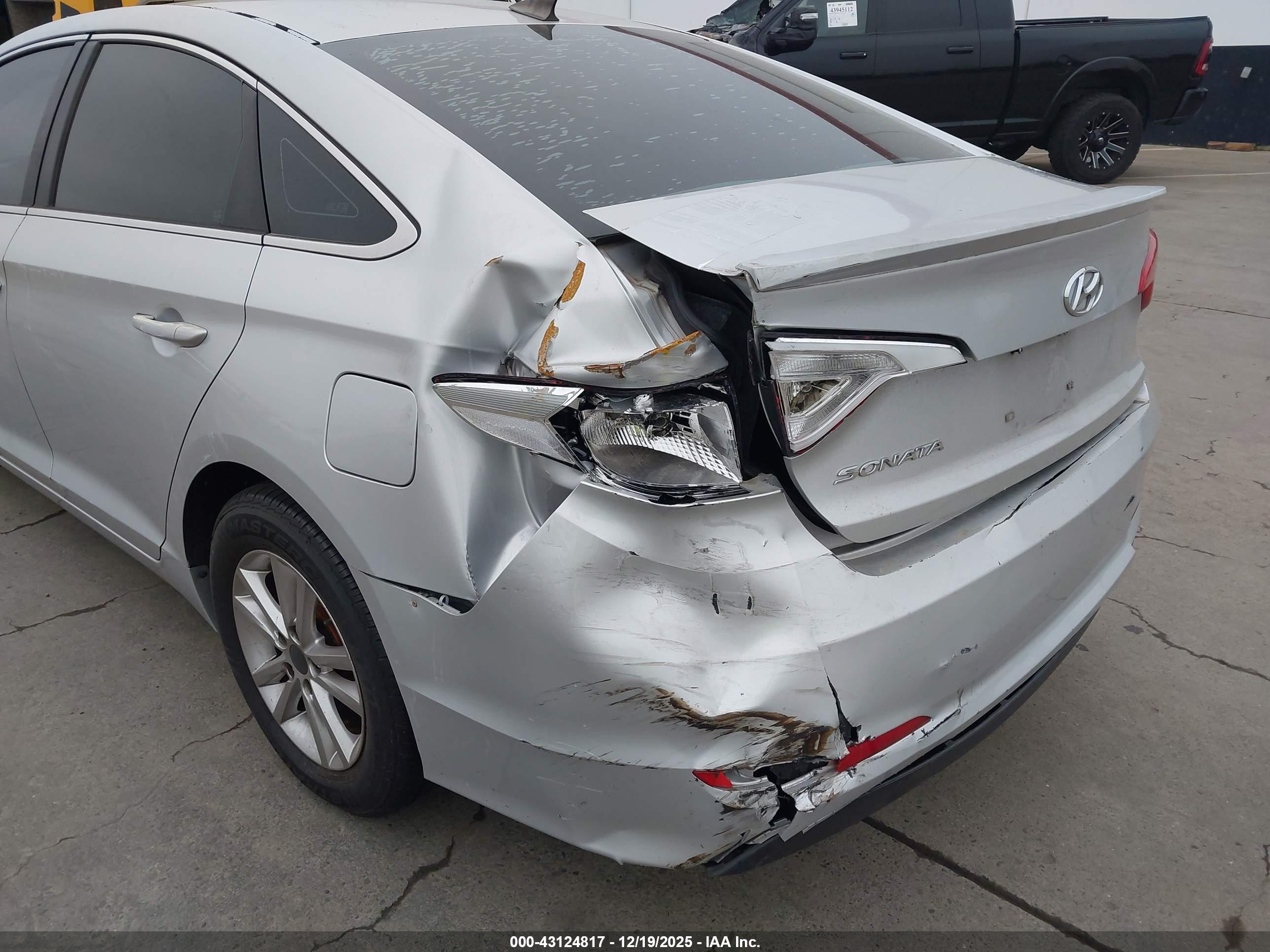 HYUNDAI SONATA image 6