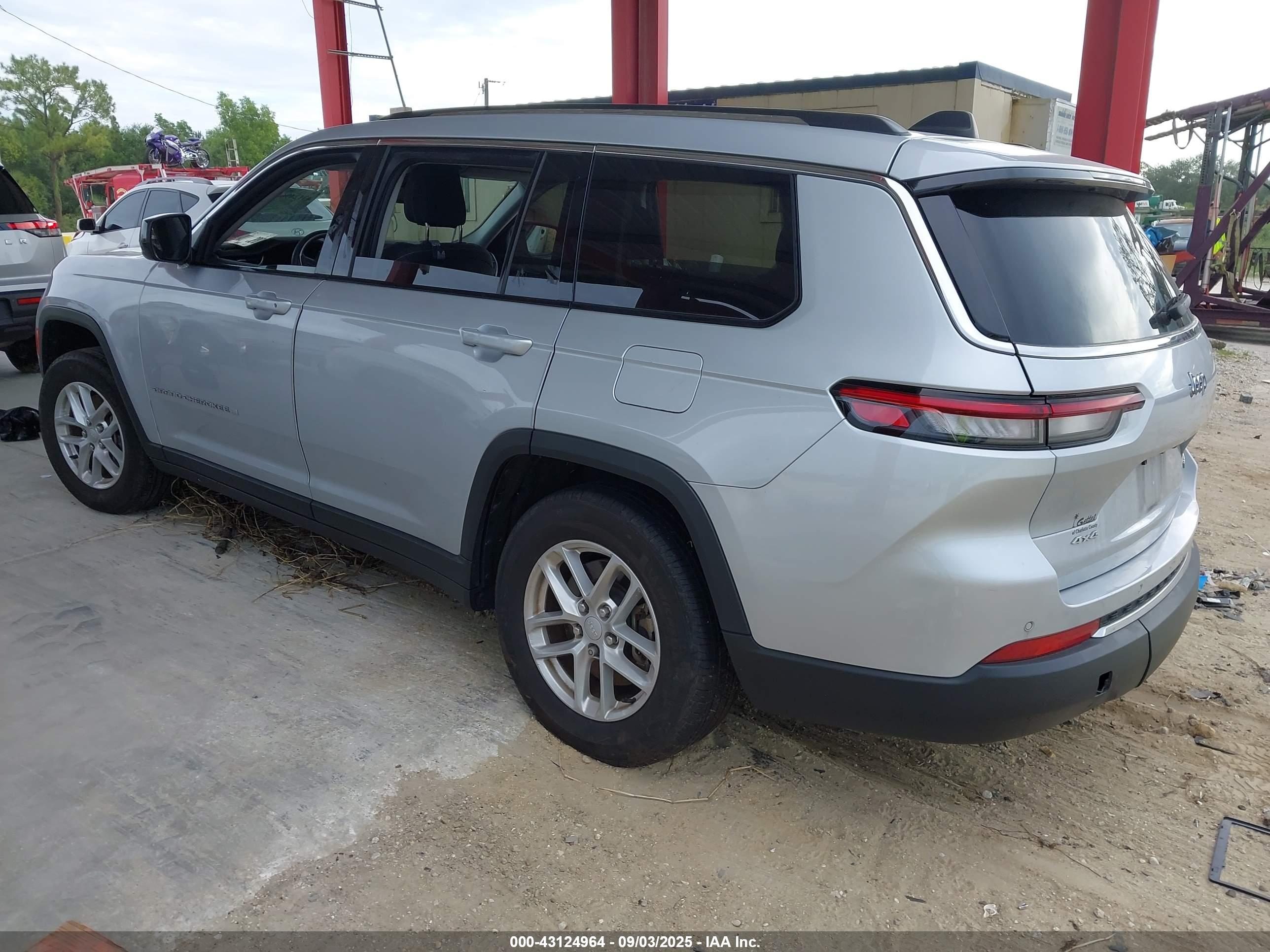 JEEP GRAND image 3