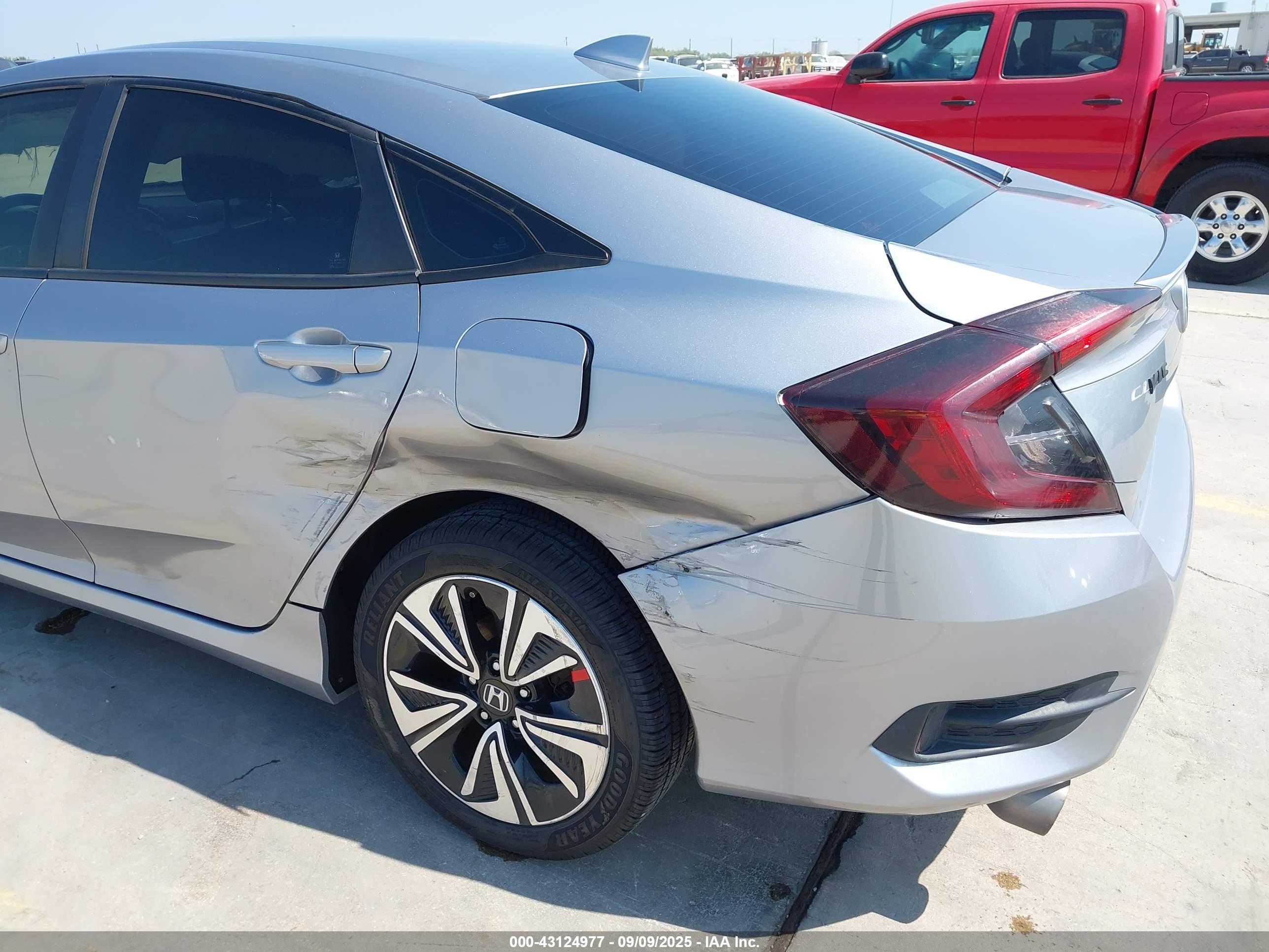 HONDA CIVIC image 6